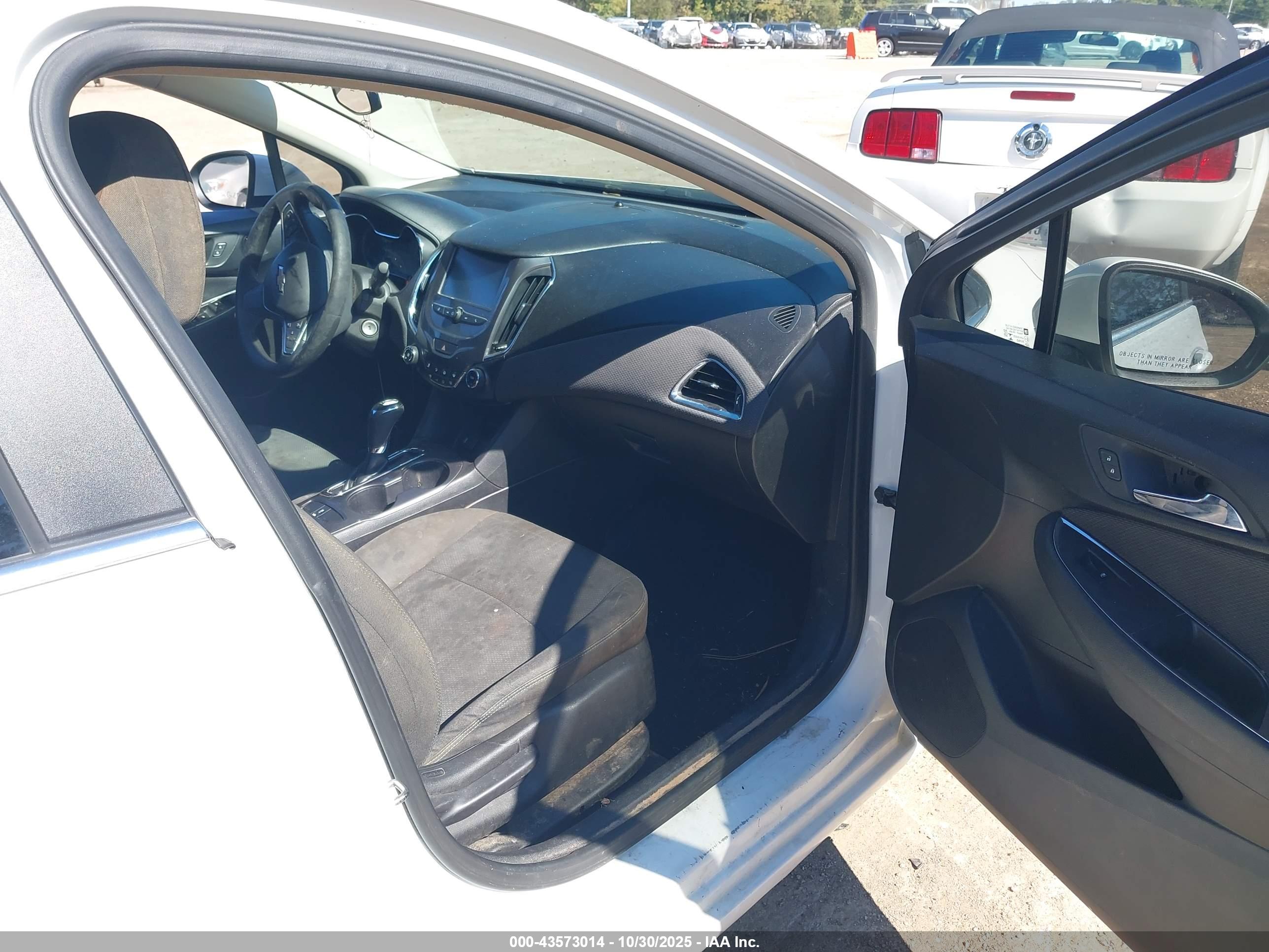 CHEVROLET CRUZE image 5