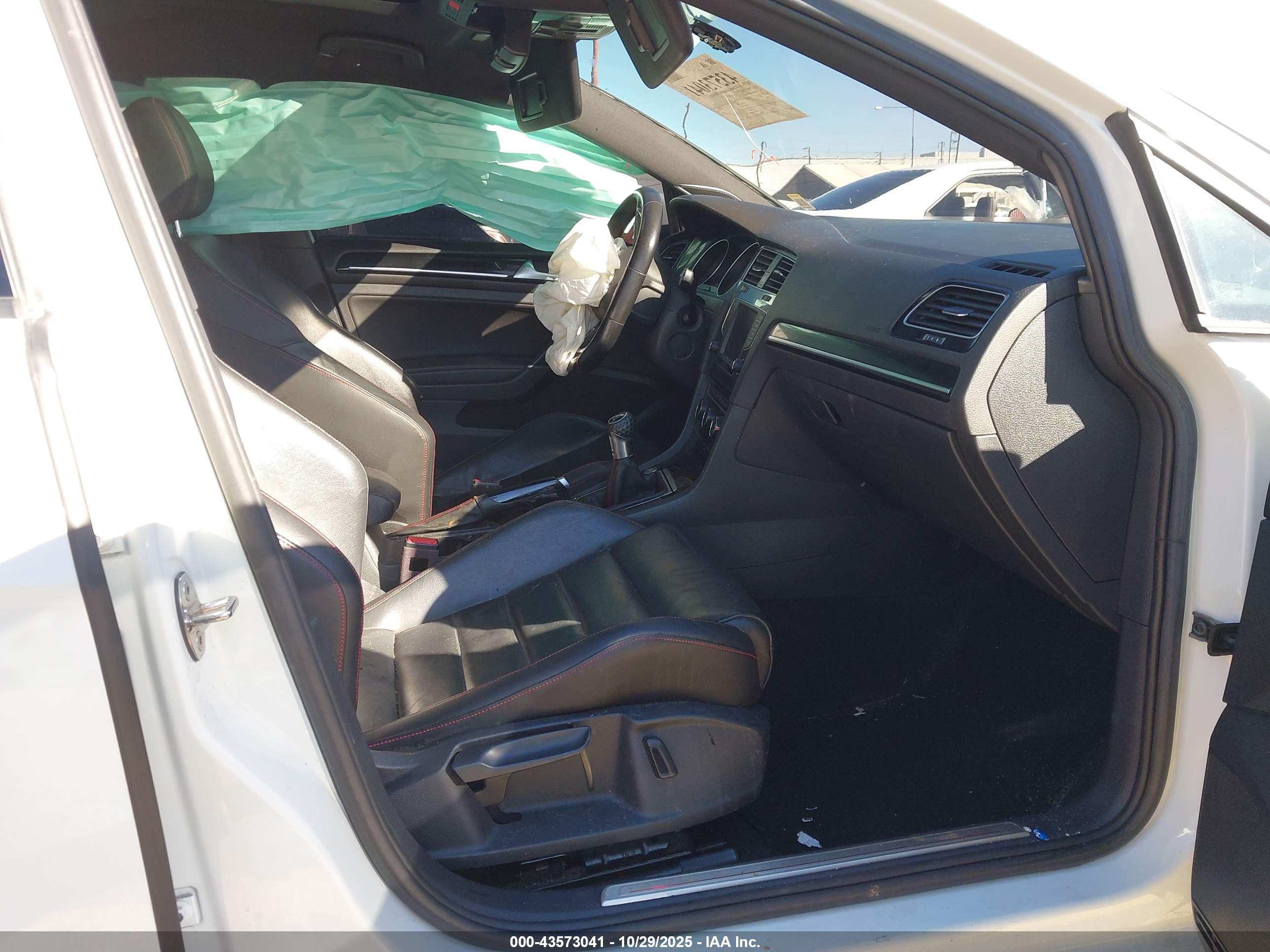 VOLKSWAGEN GOLF image 5