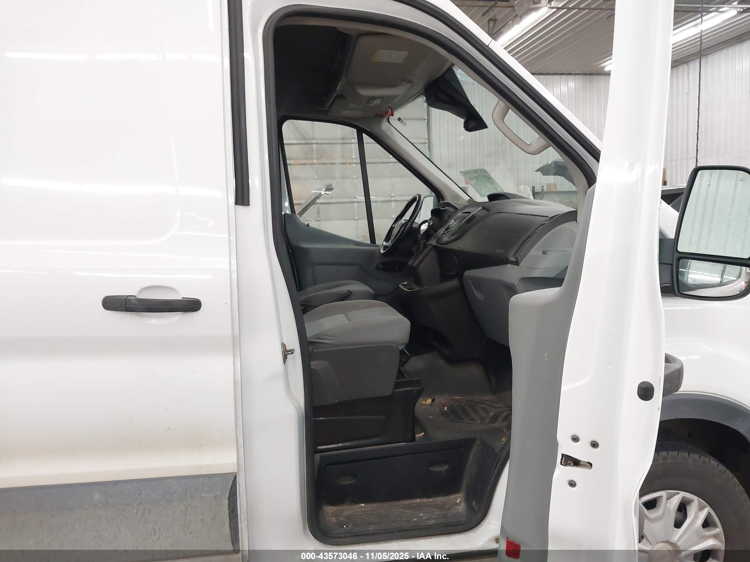 FORD TRANSIT-350 image 5