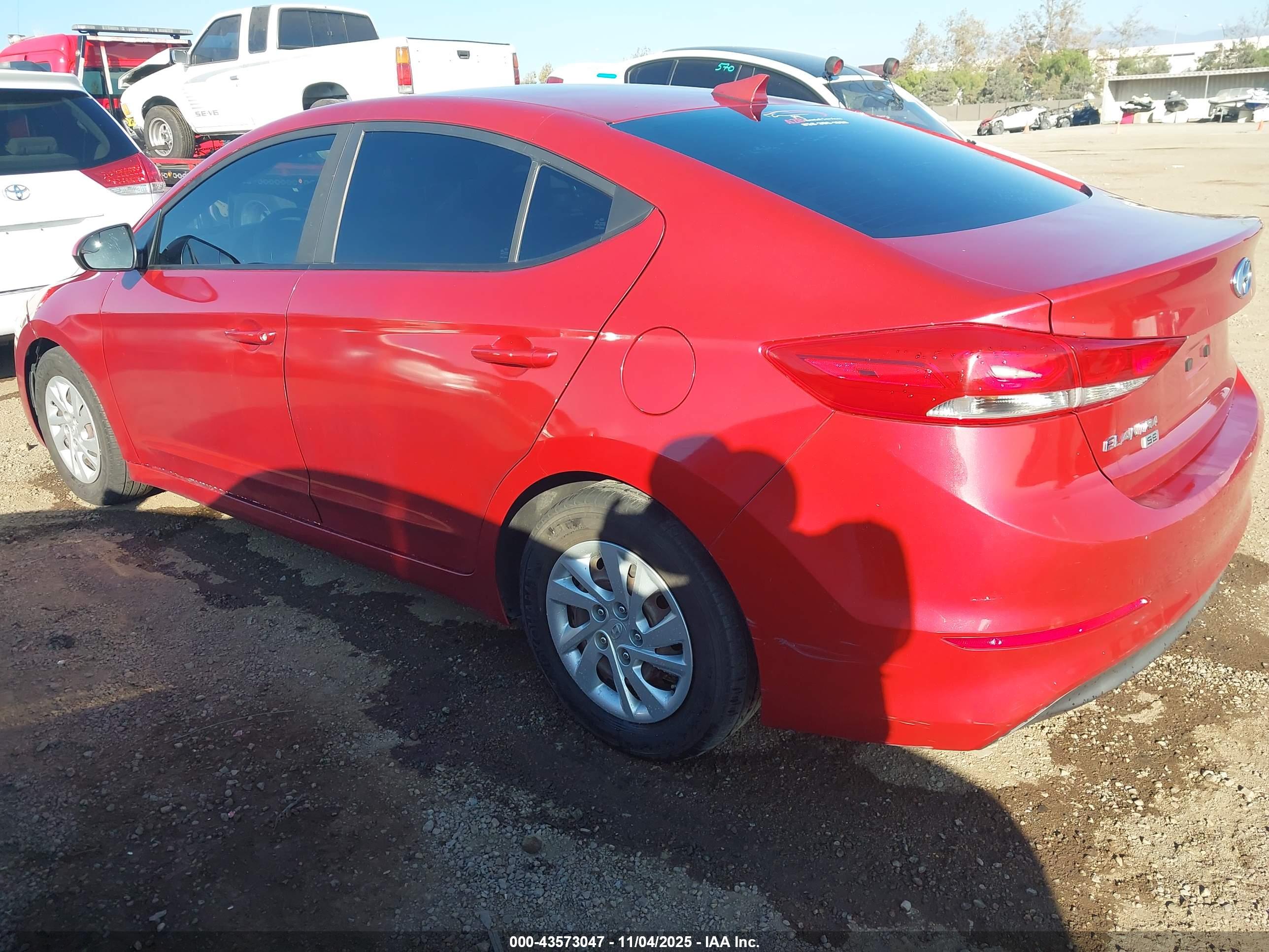 HYUNDAI ELANTRA image 3