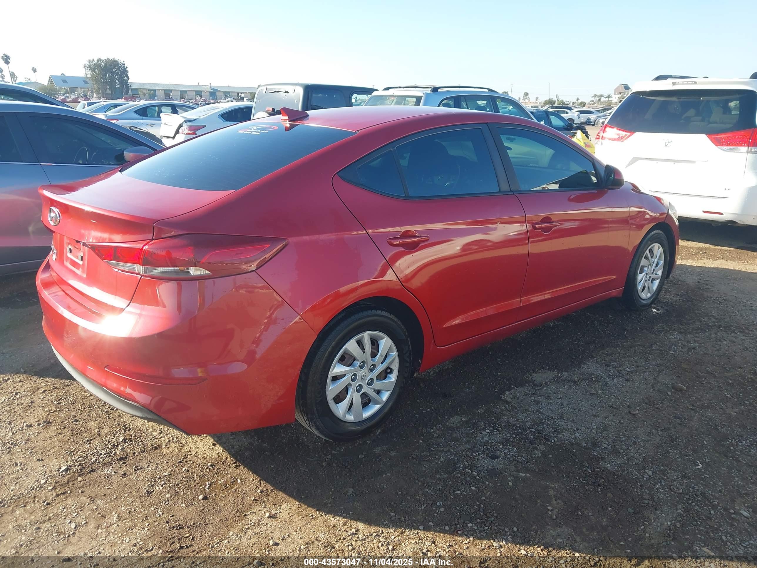 HYUNDAI ELANTRA image 4