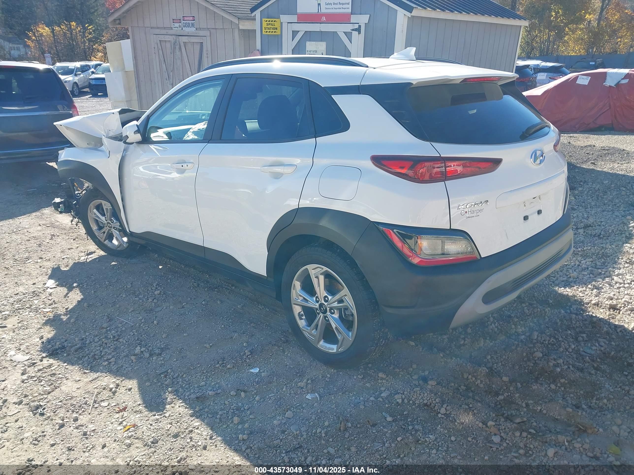 HYUNDAI KONA image 3