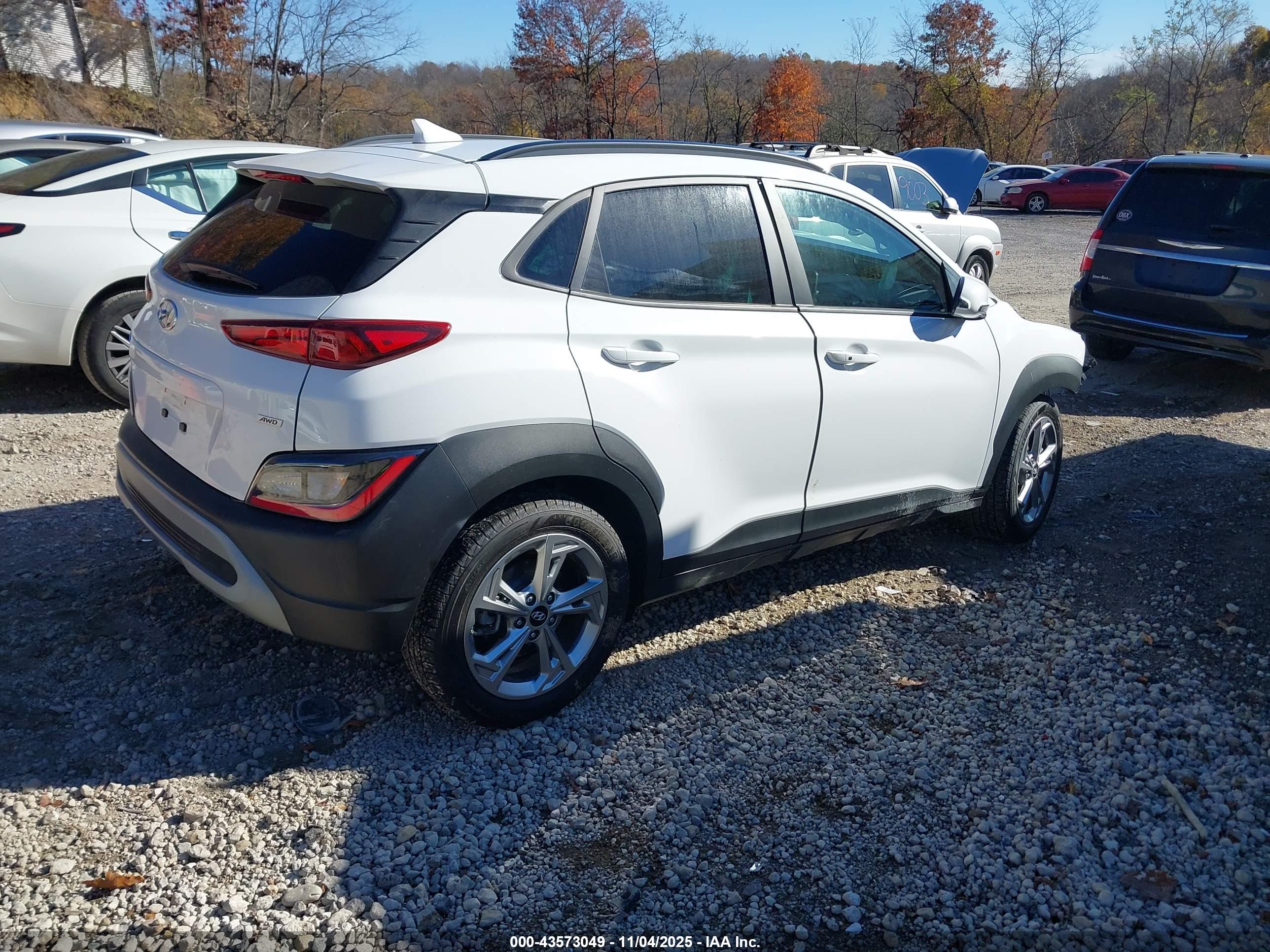 HYUNDAI KONA image 4