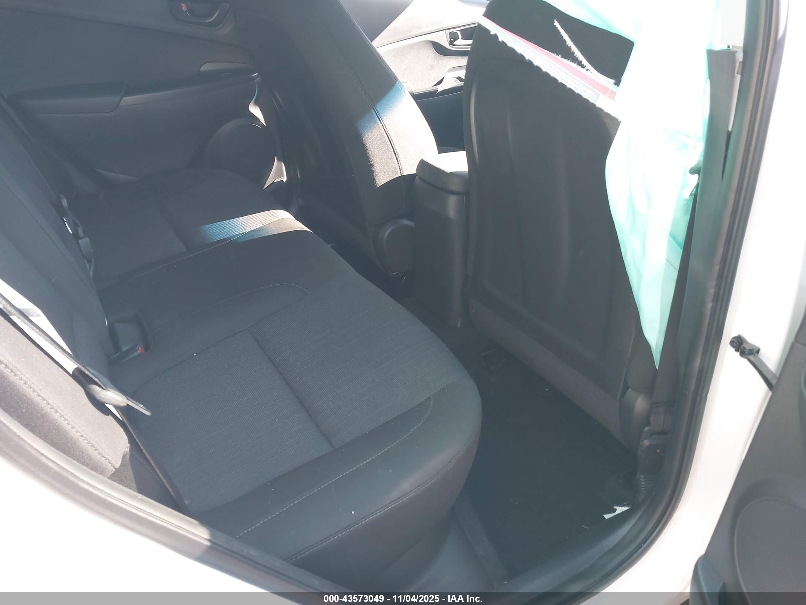 HYUNDAI KONA image 8