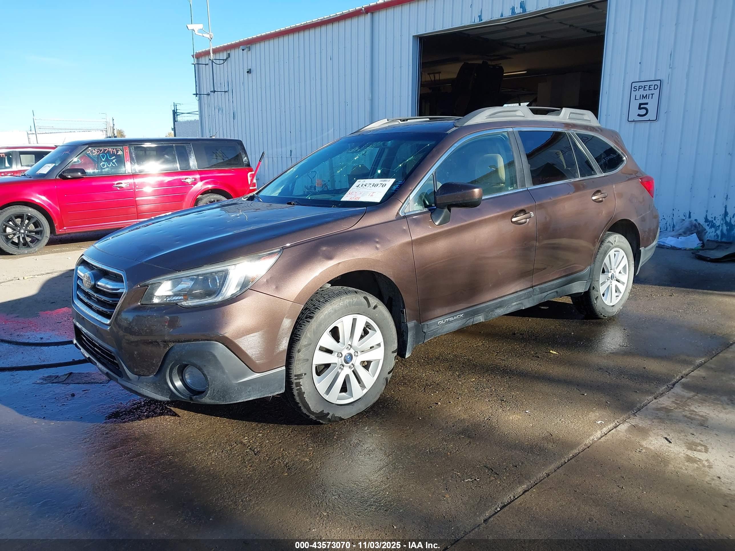 SUBARU OUTBACK image 2