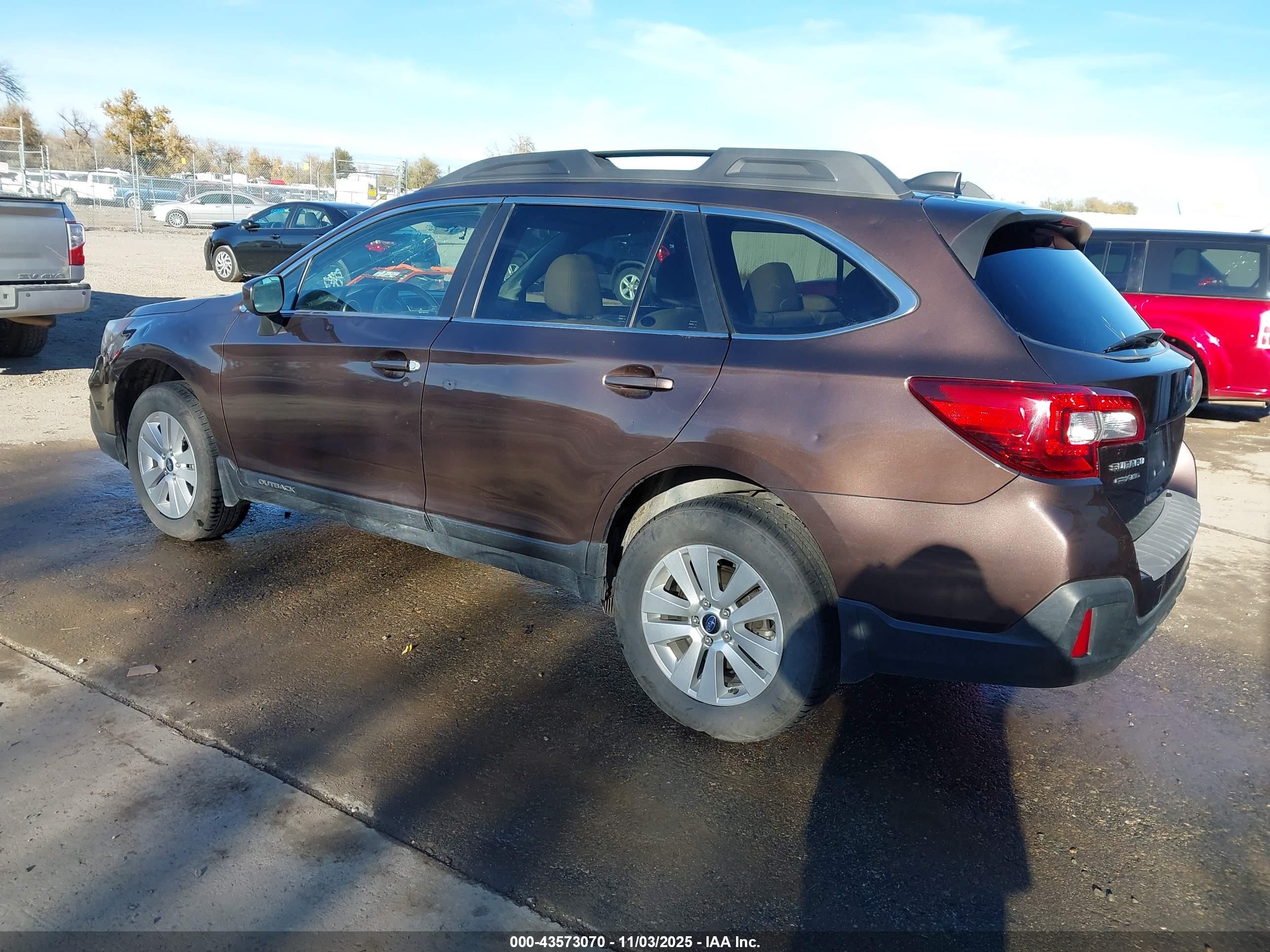 SUBARU OUTBACK image 3
