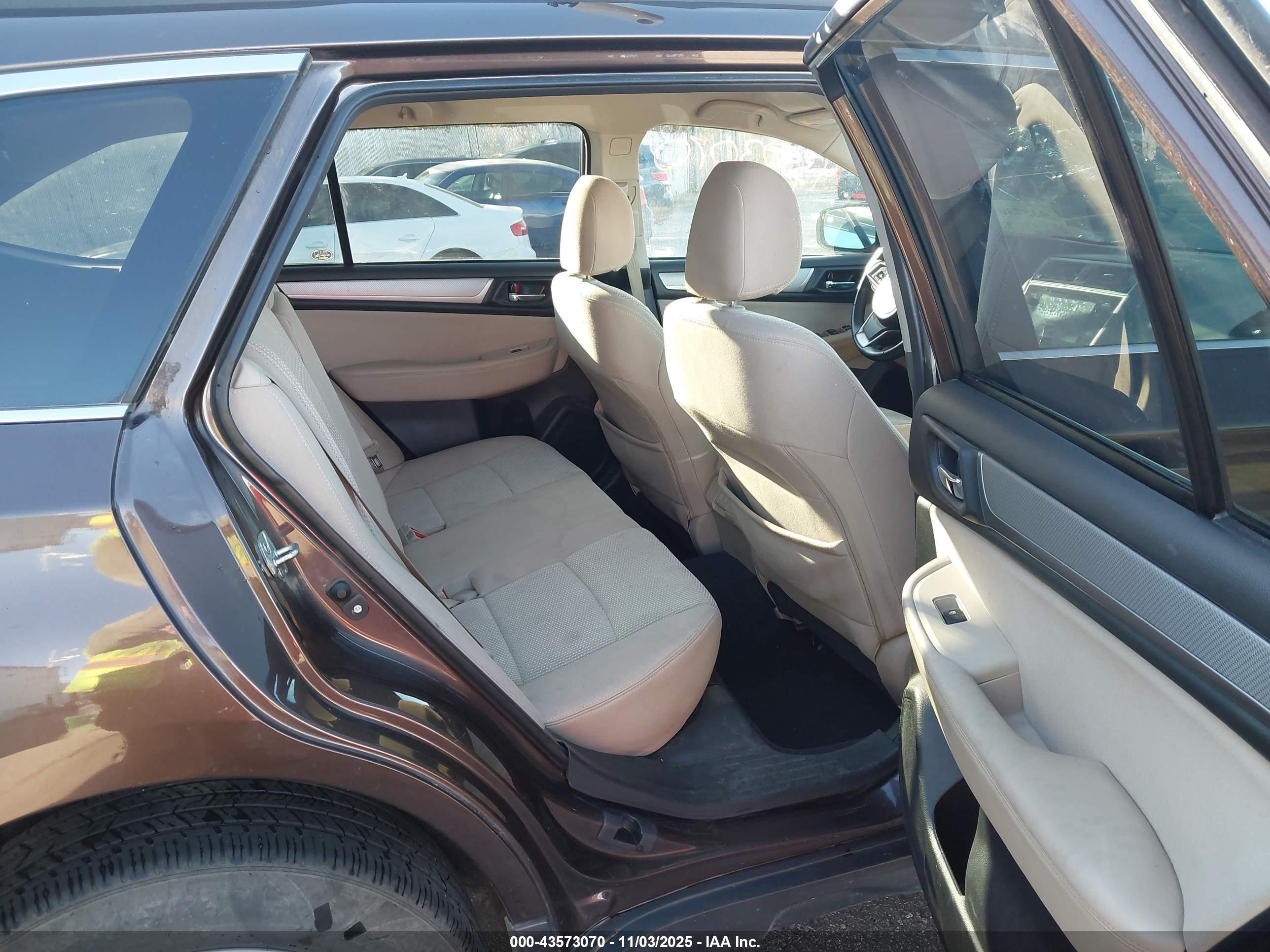 SUBARU OUTBACK image 8