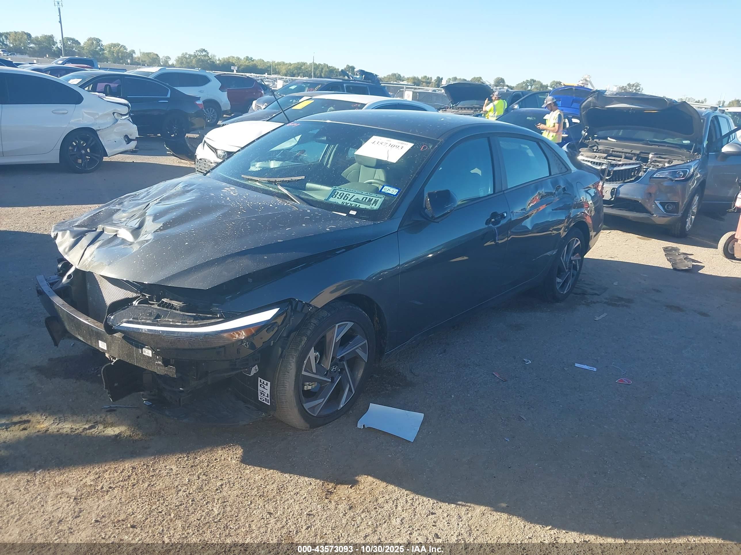 HYUNDAI ELANTRA image 2