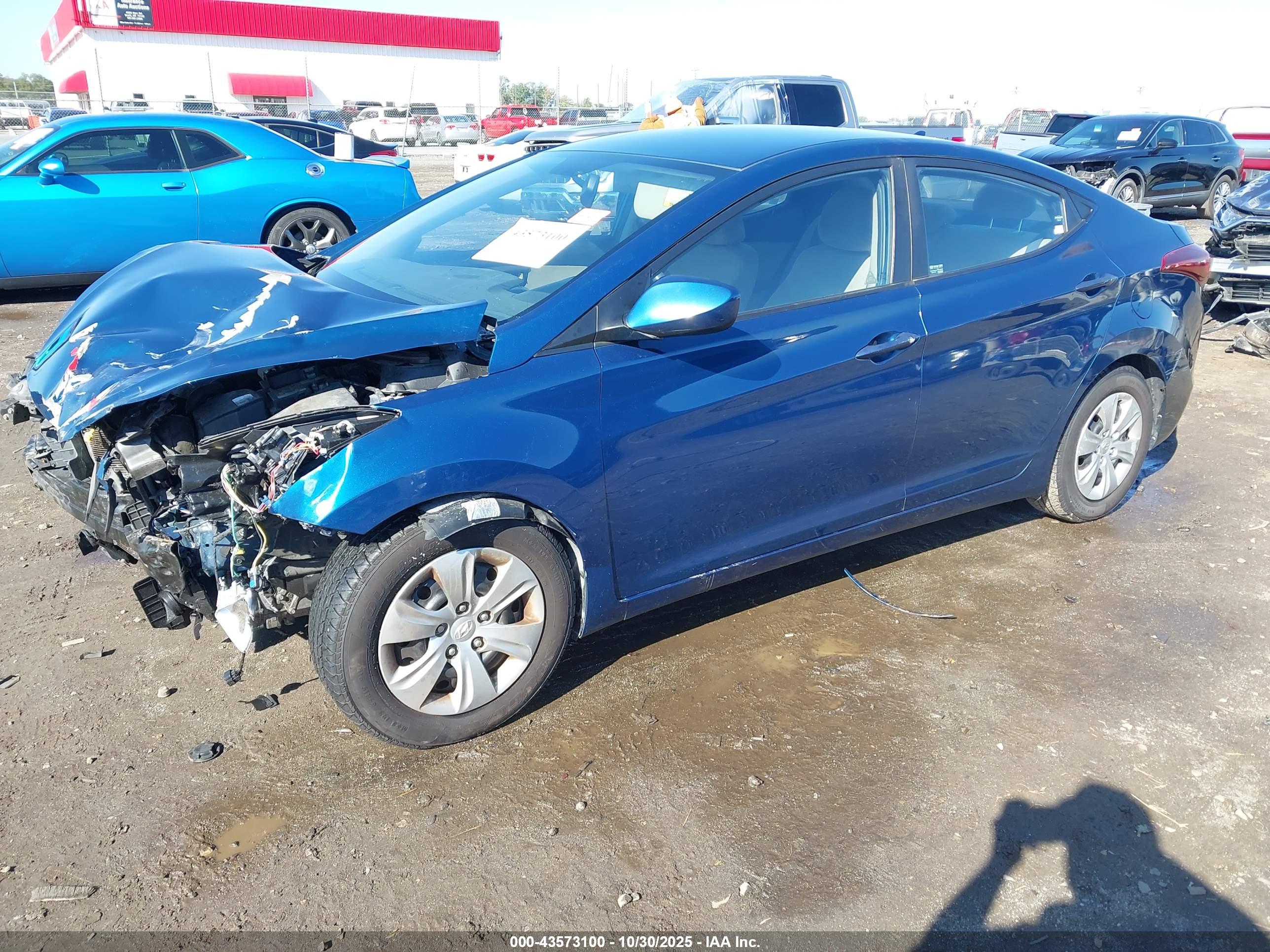 HYUNDAI ELANTRA image 2
