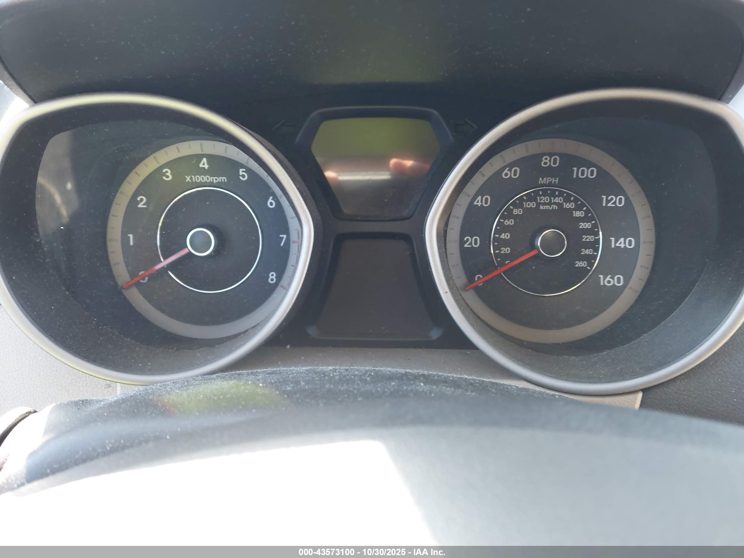 HYUNDAI ELANTRA image 7