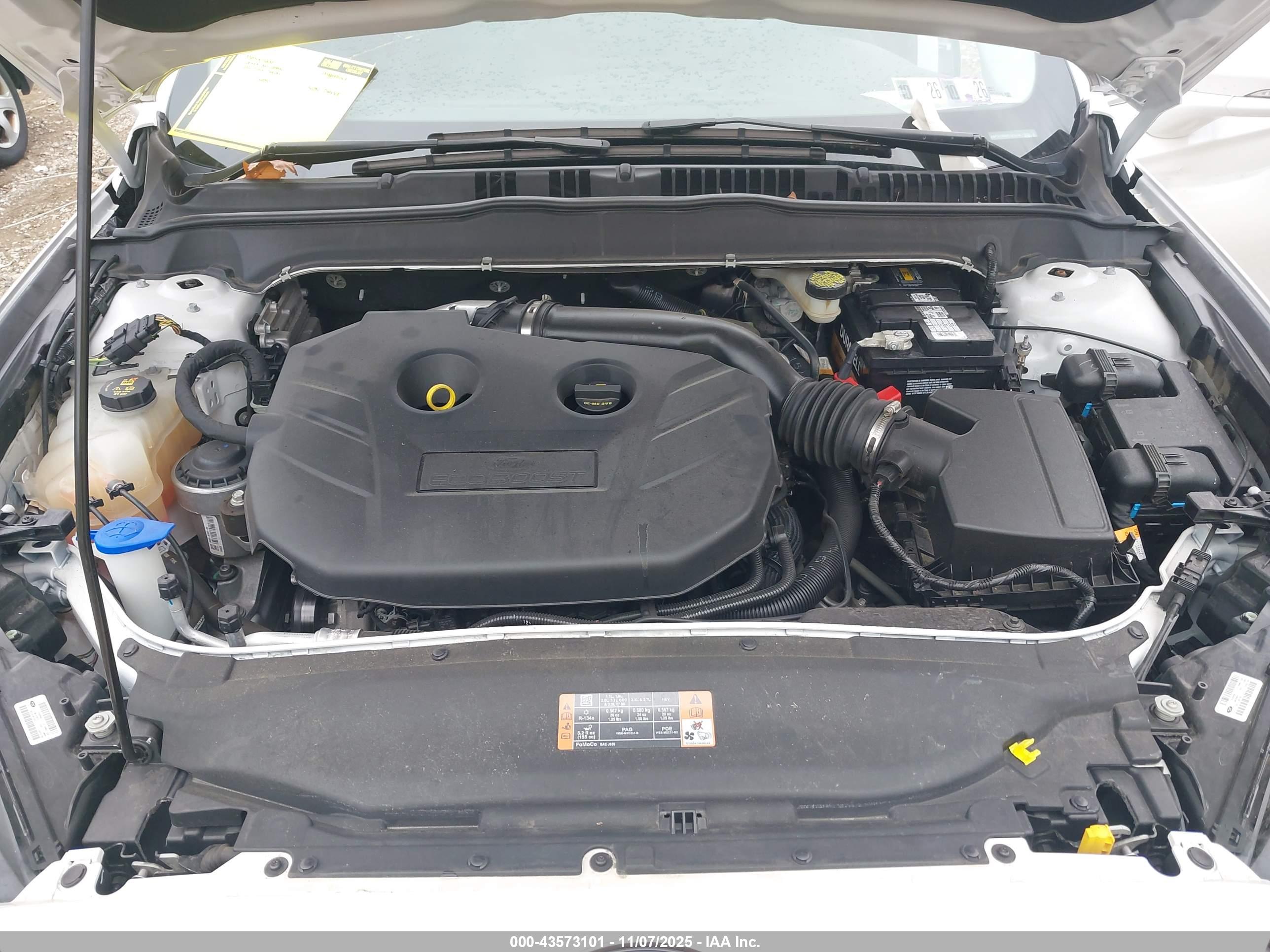 FORD FUSION image 10