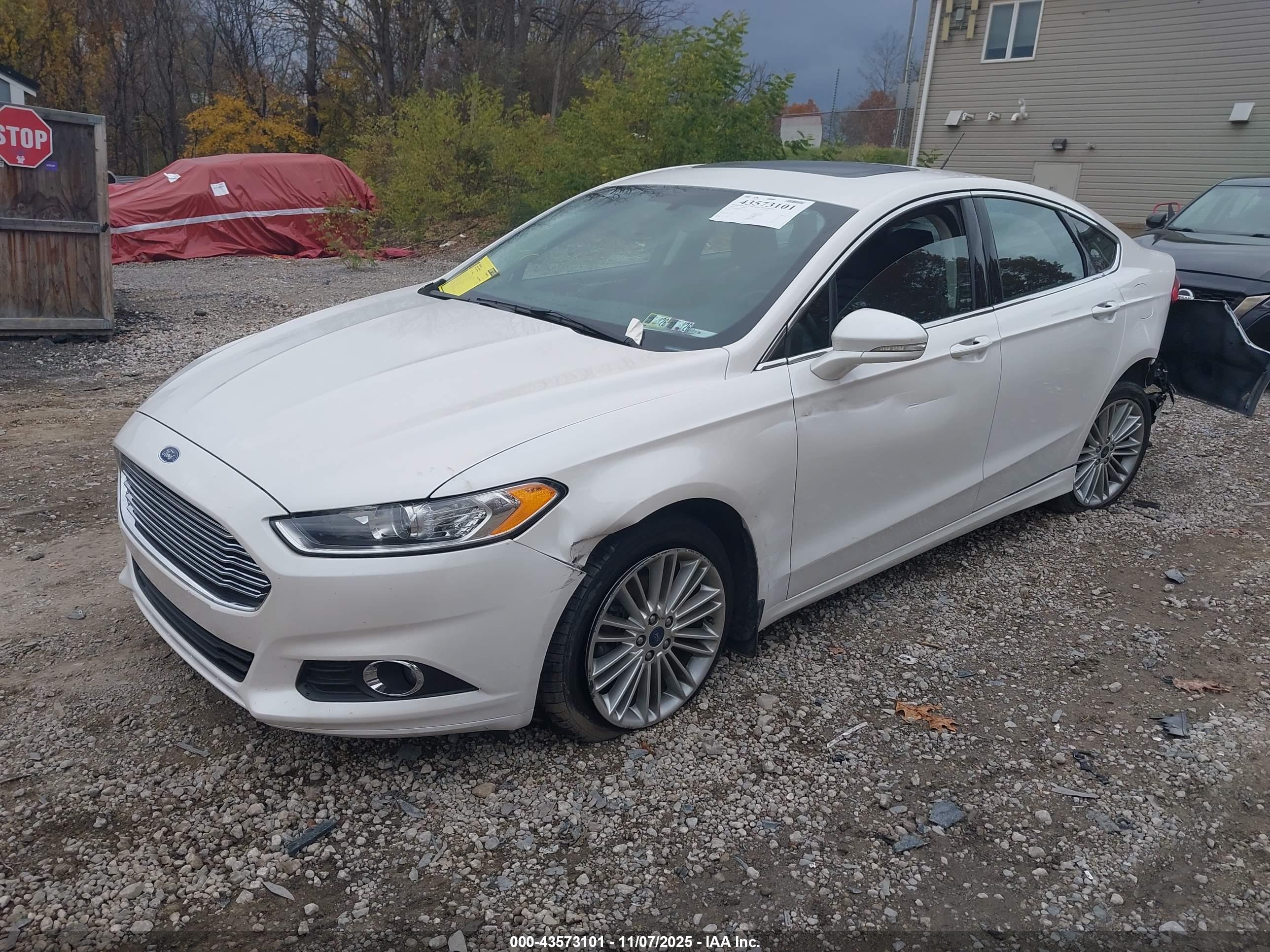 FORD FUSION image 2