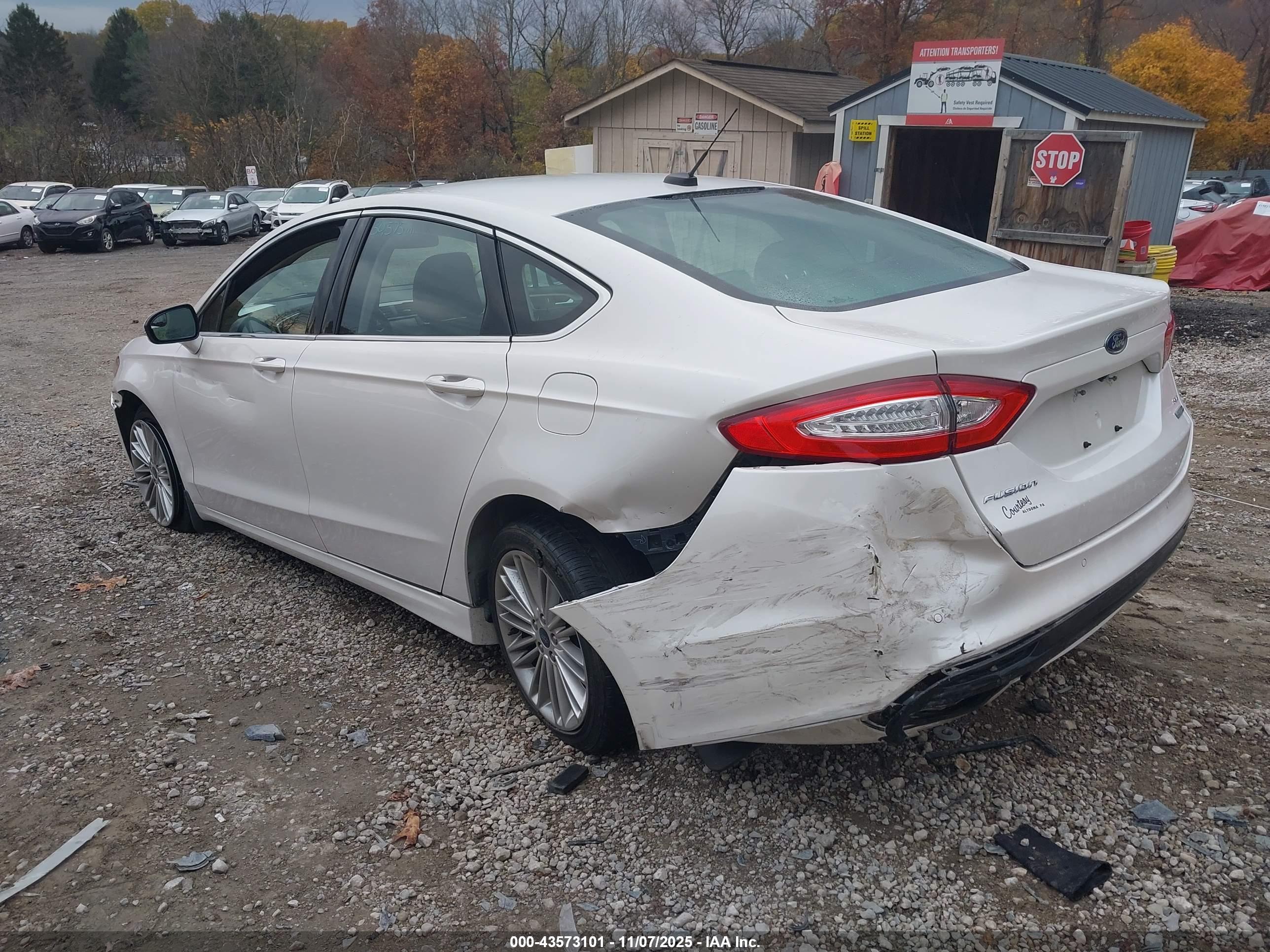 FORD FUSION image 3