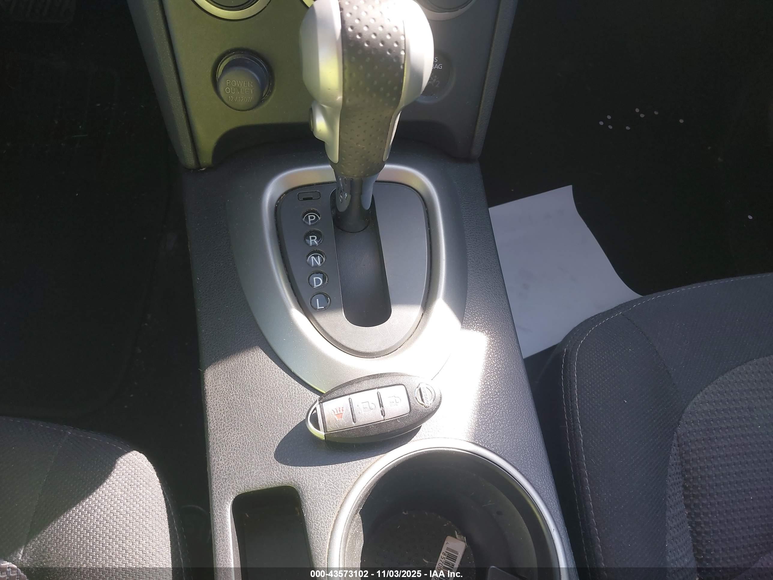 NISSAN ROGUE image 11