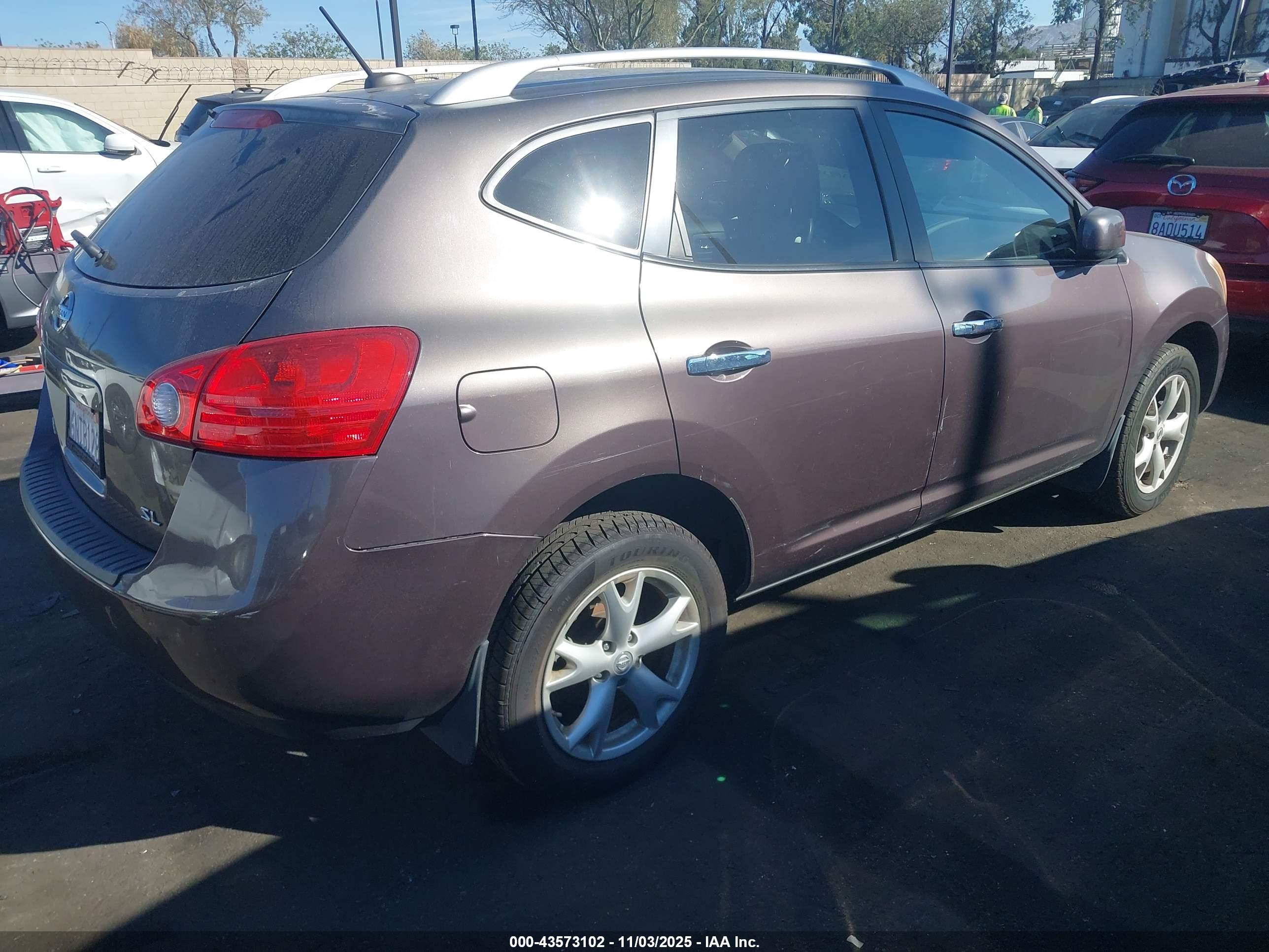 NISSAN ROGUE image 4