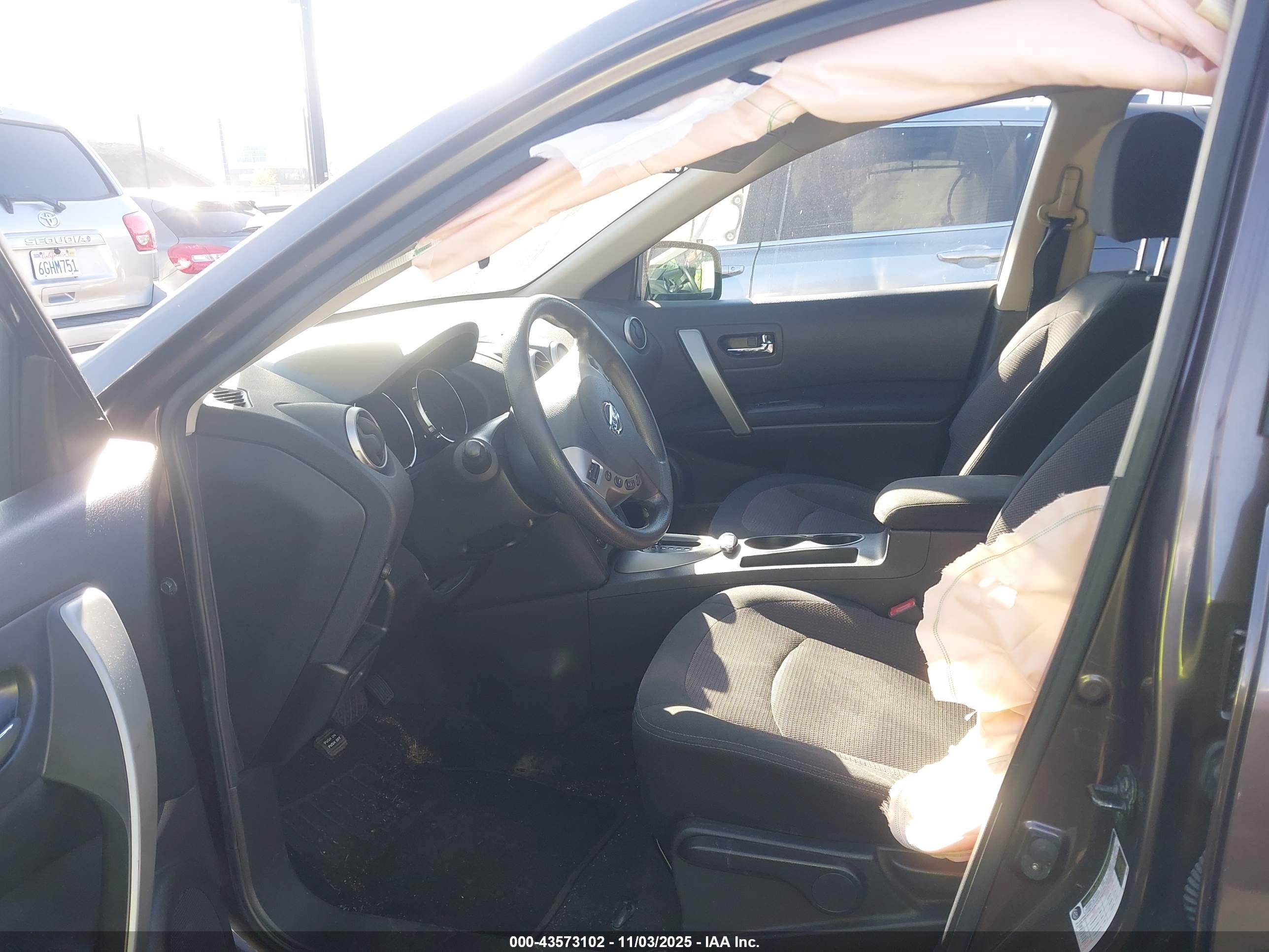 NISSAN ROGUE image 5