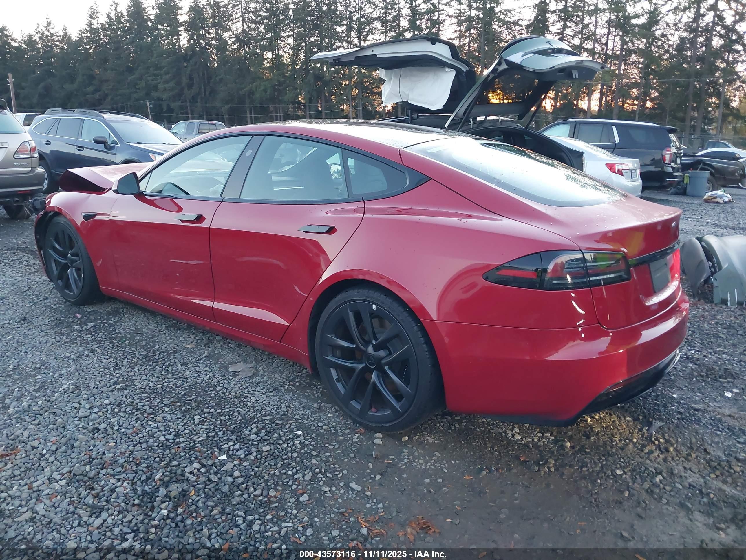 TESLA MODEL image 3