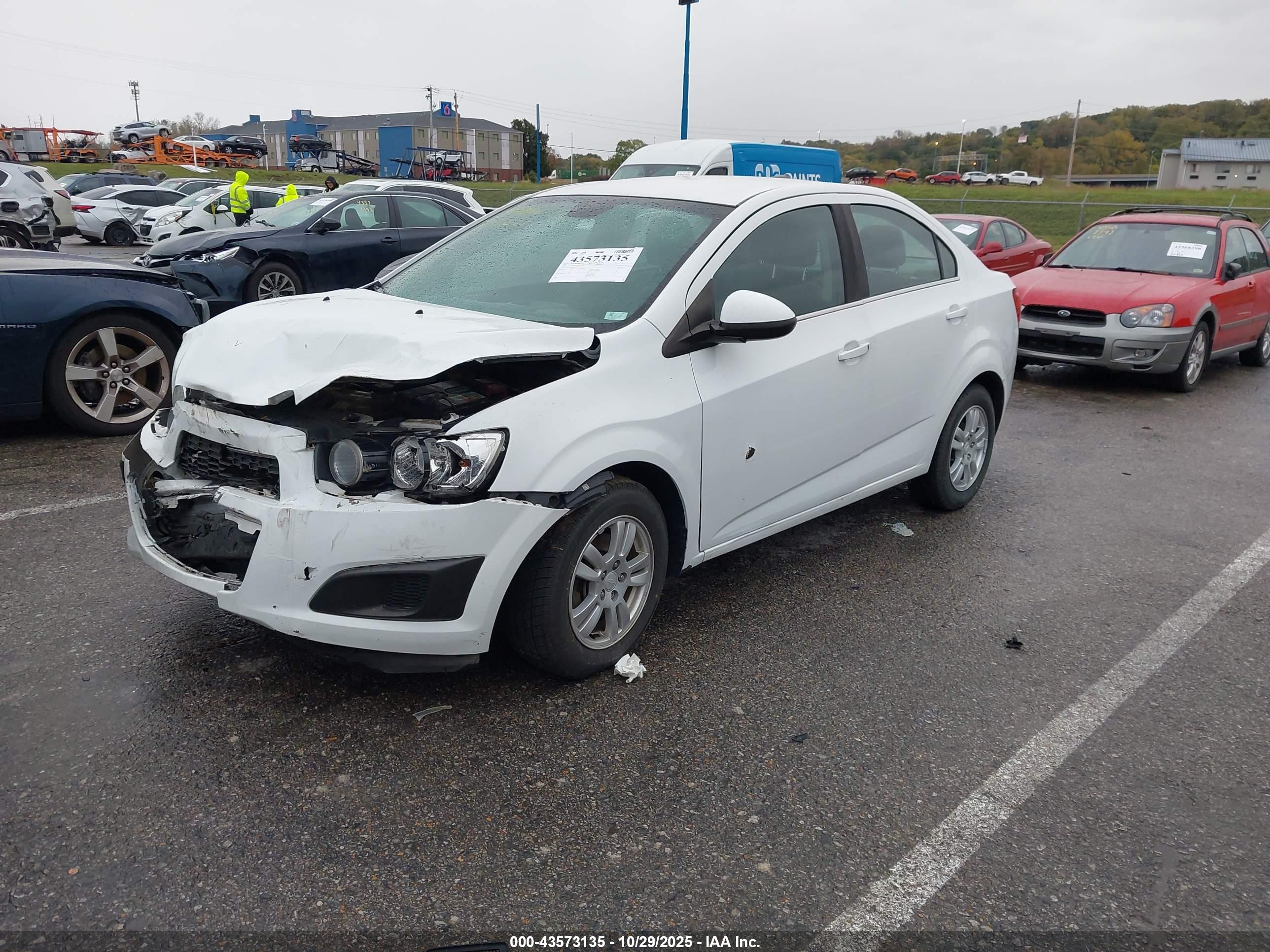 CHEVROLET SONIC image 2