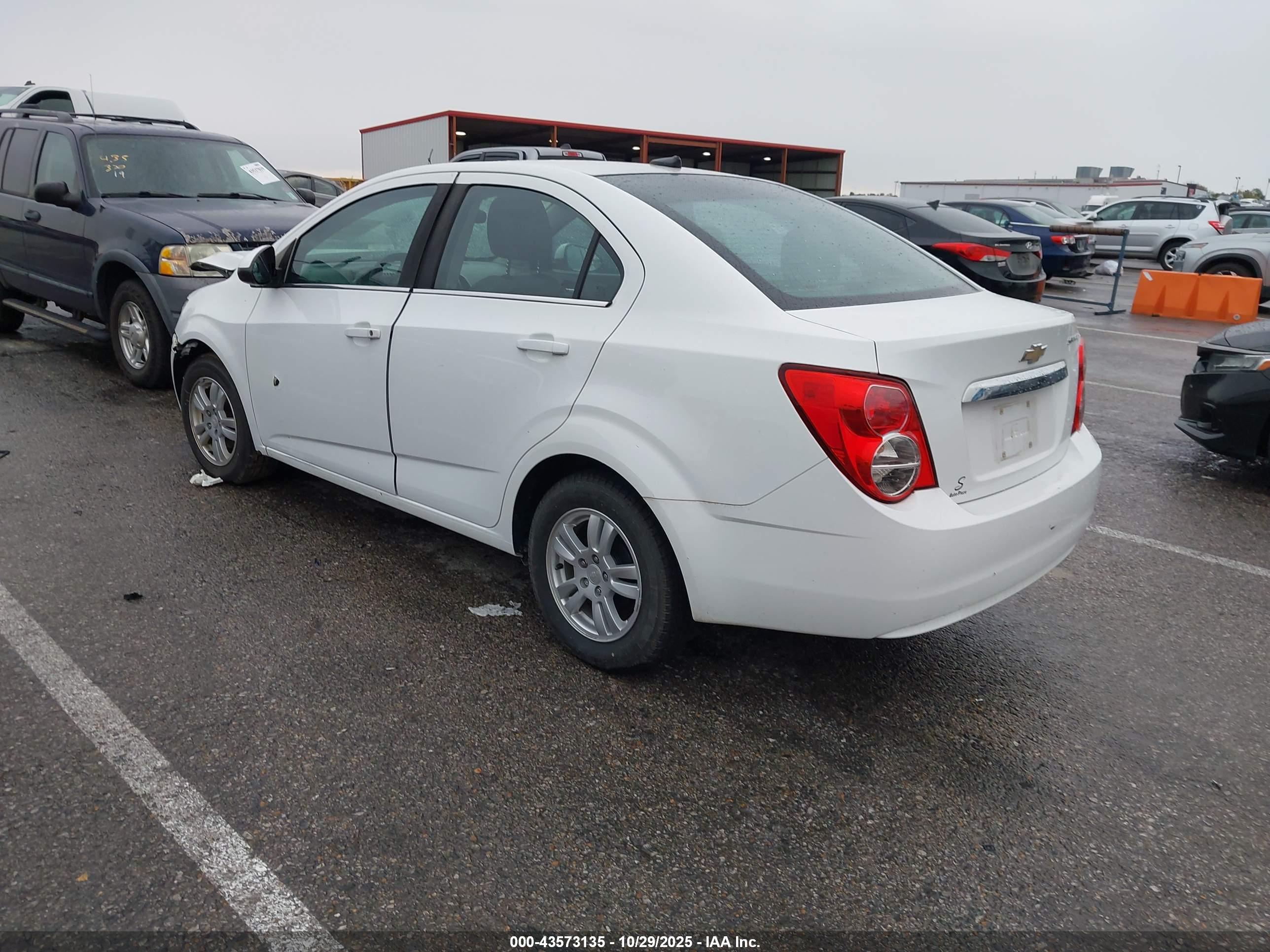 CHEVROLET SONIC image 3