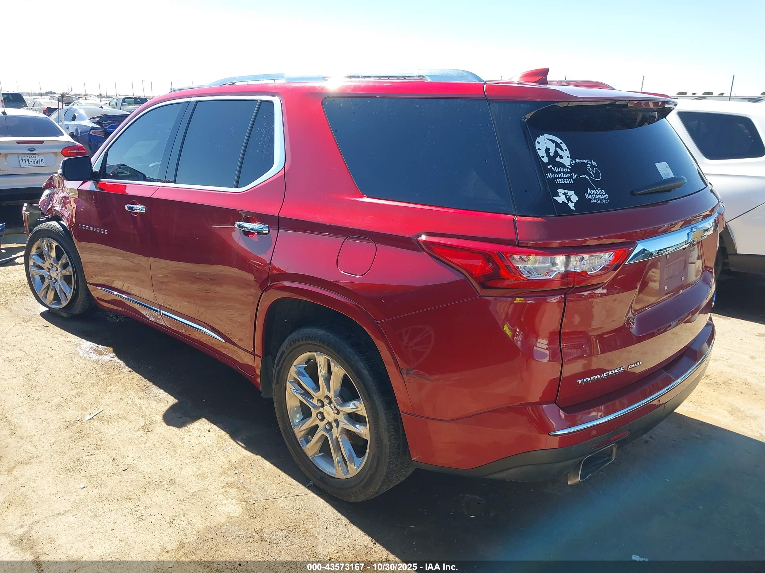 CHEVROLET TRAVERSE image 3