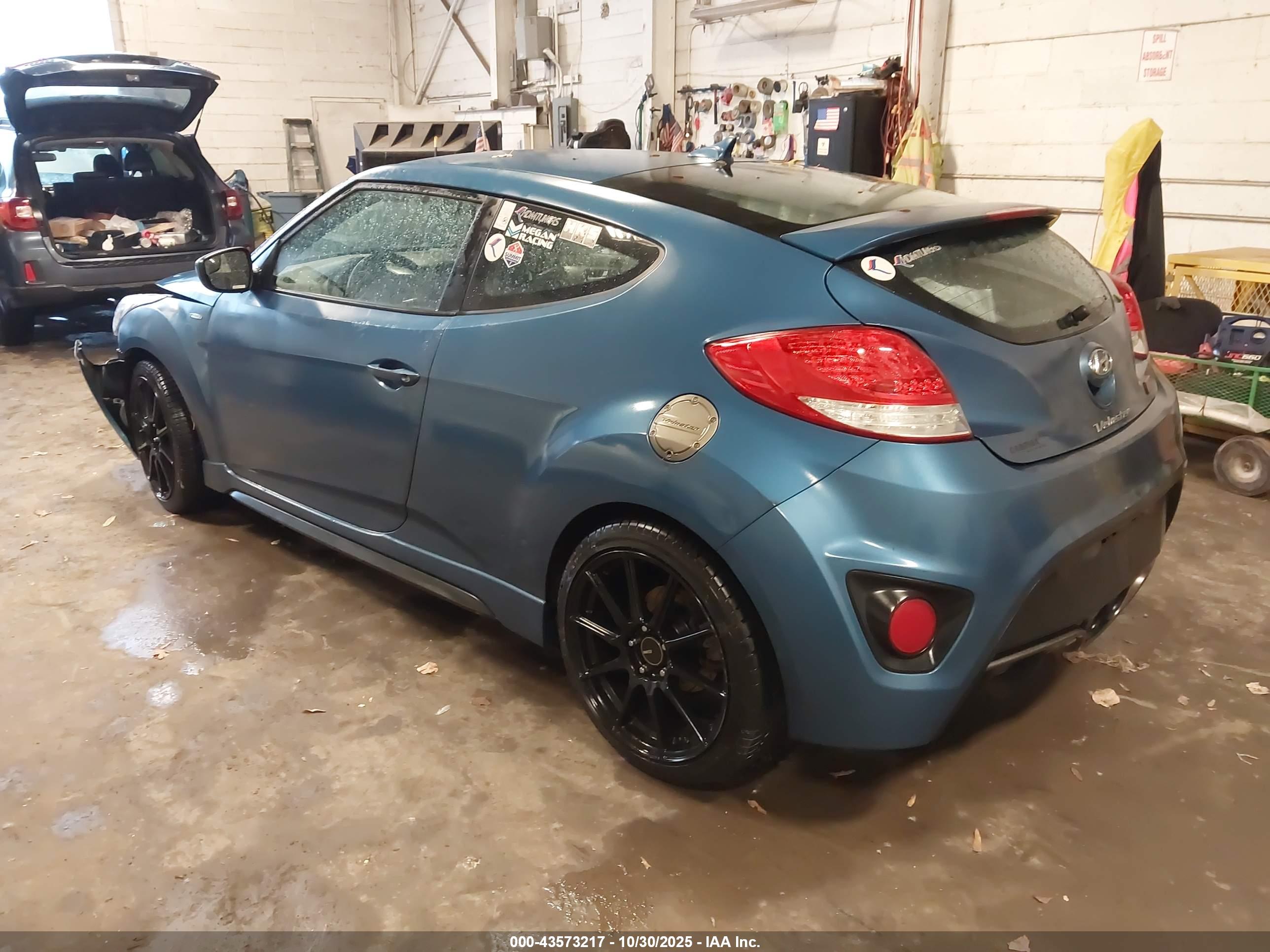 HYUNDAI VELOSTER image 3