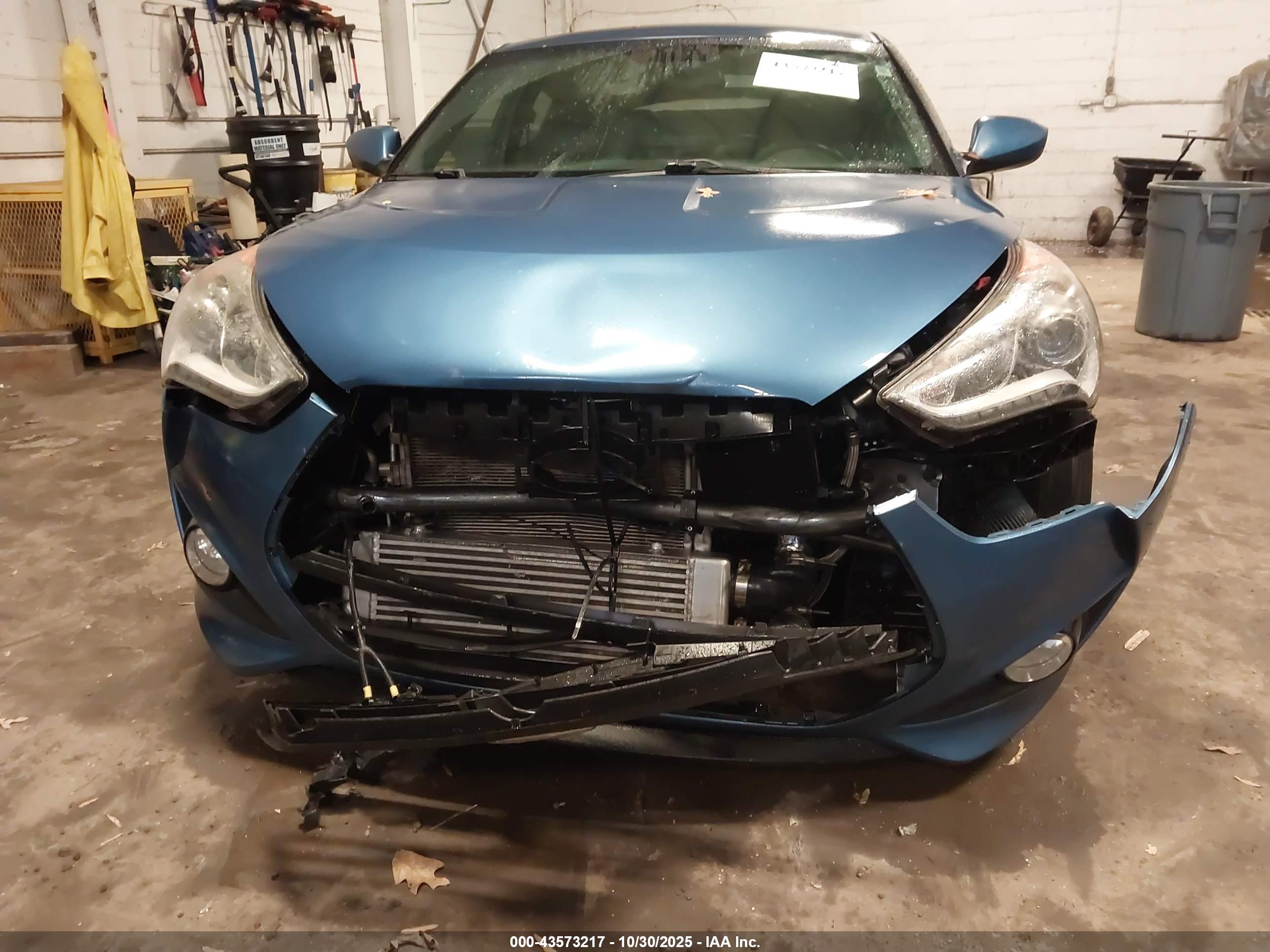 HYUNDAI VELOSTER image 6
