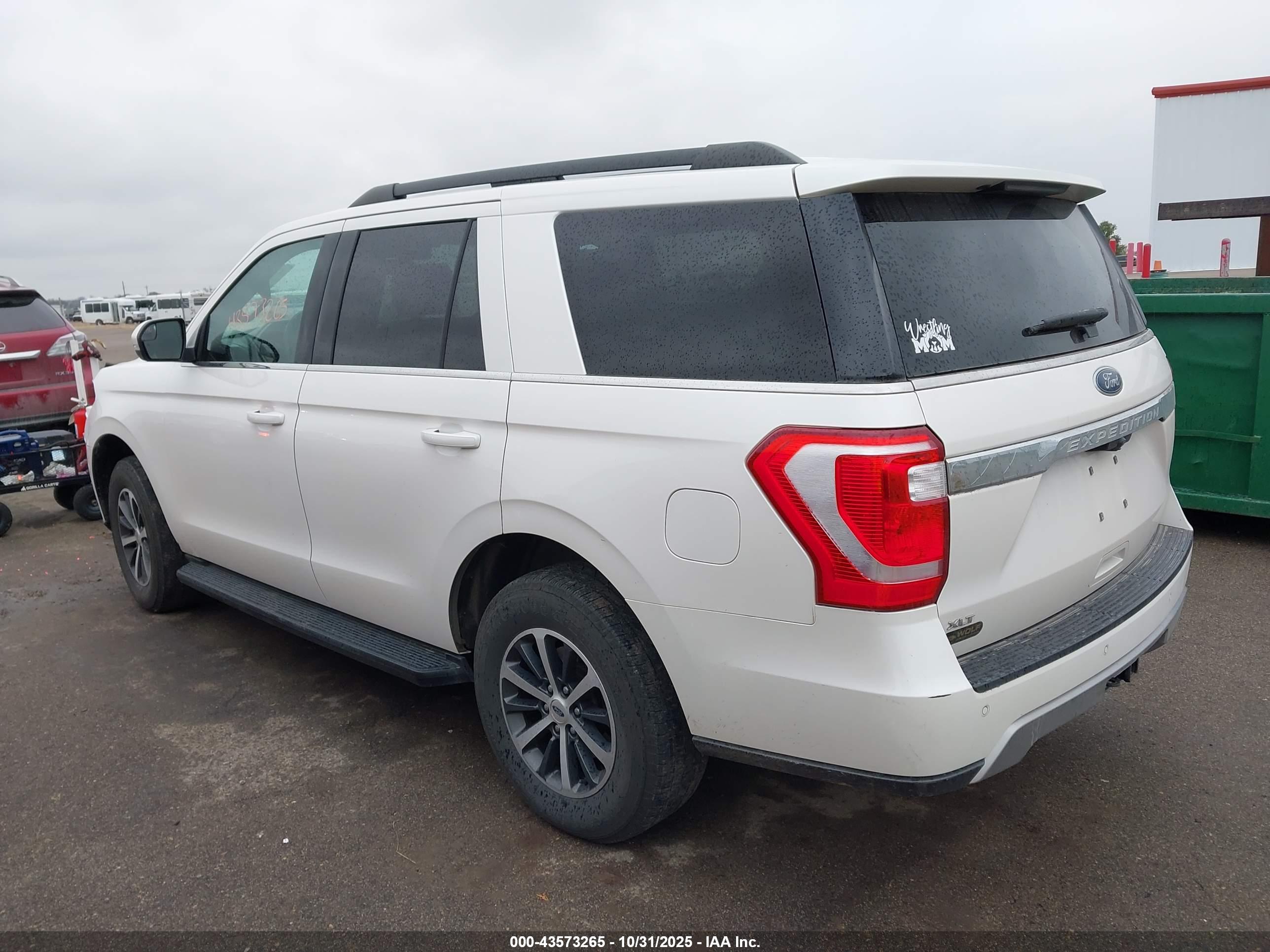 FORD EXPEDITION image 3
