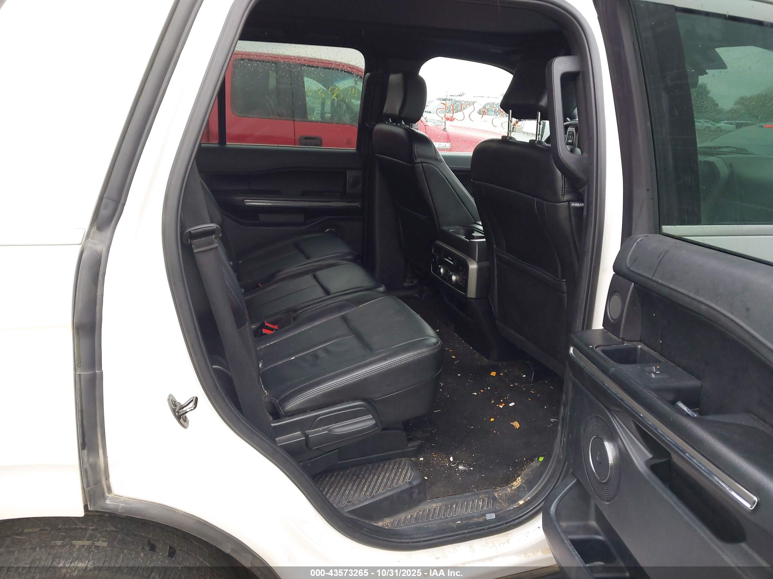 FORD EXPEDITION image 8