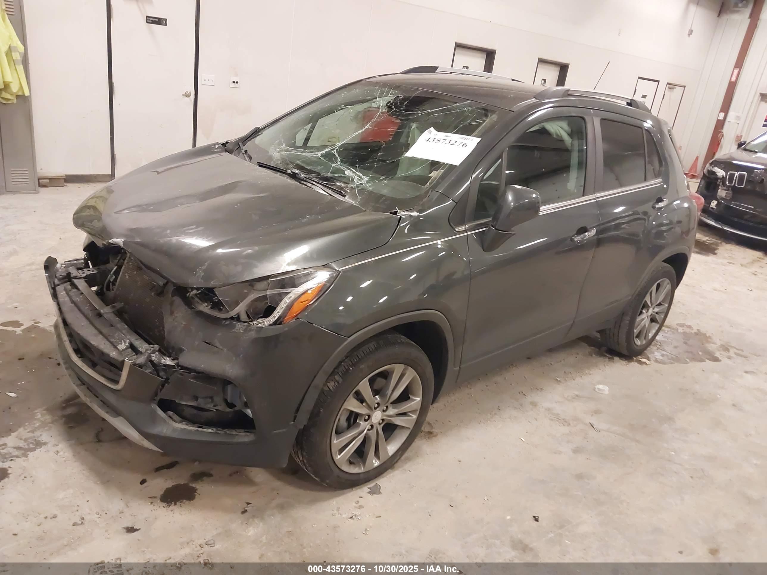 CHEVROLET TRAX image 2