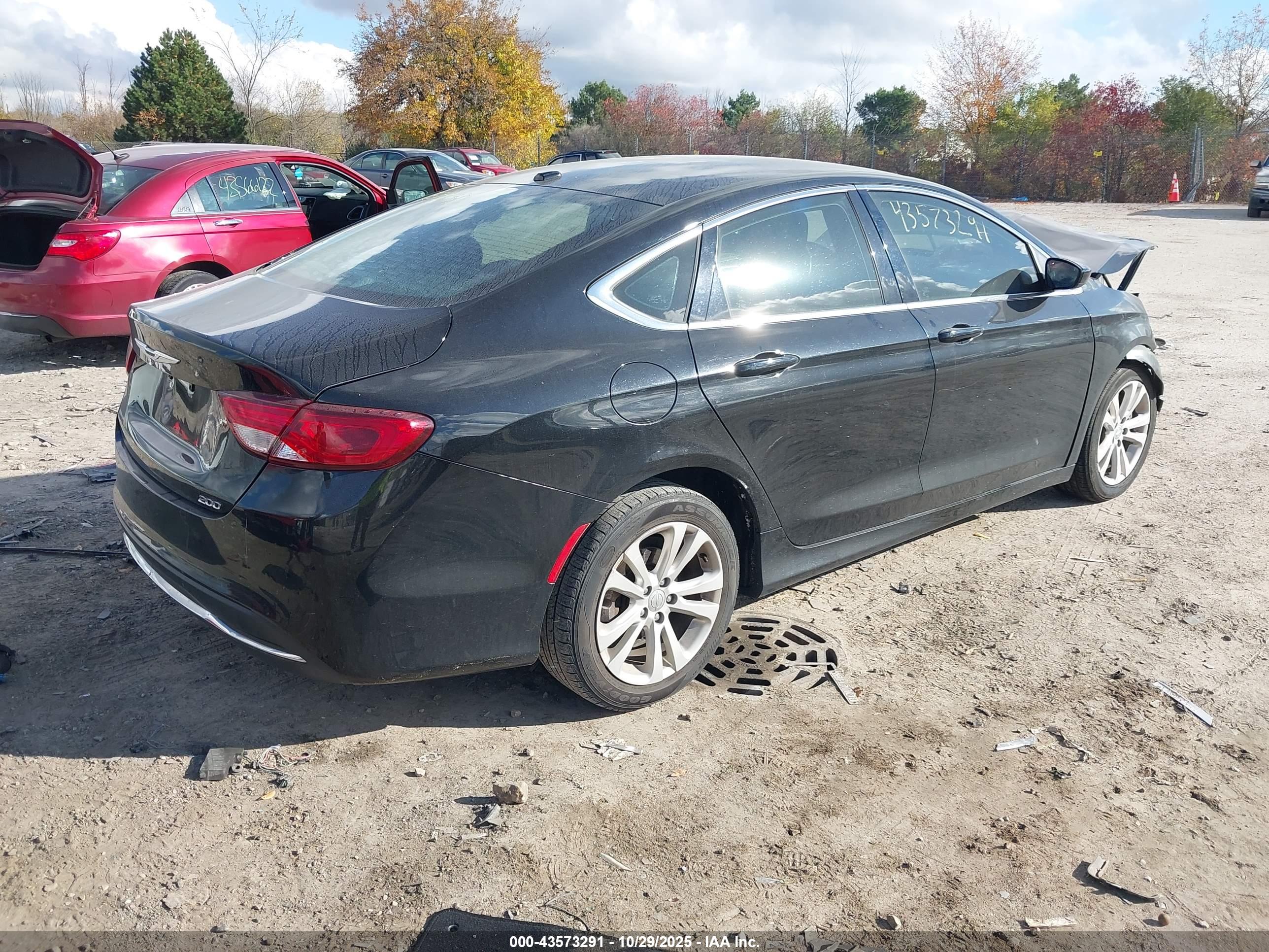 CHRYSLER 200 image 4