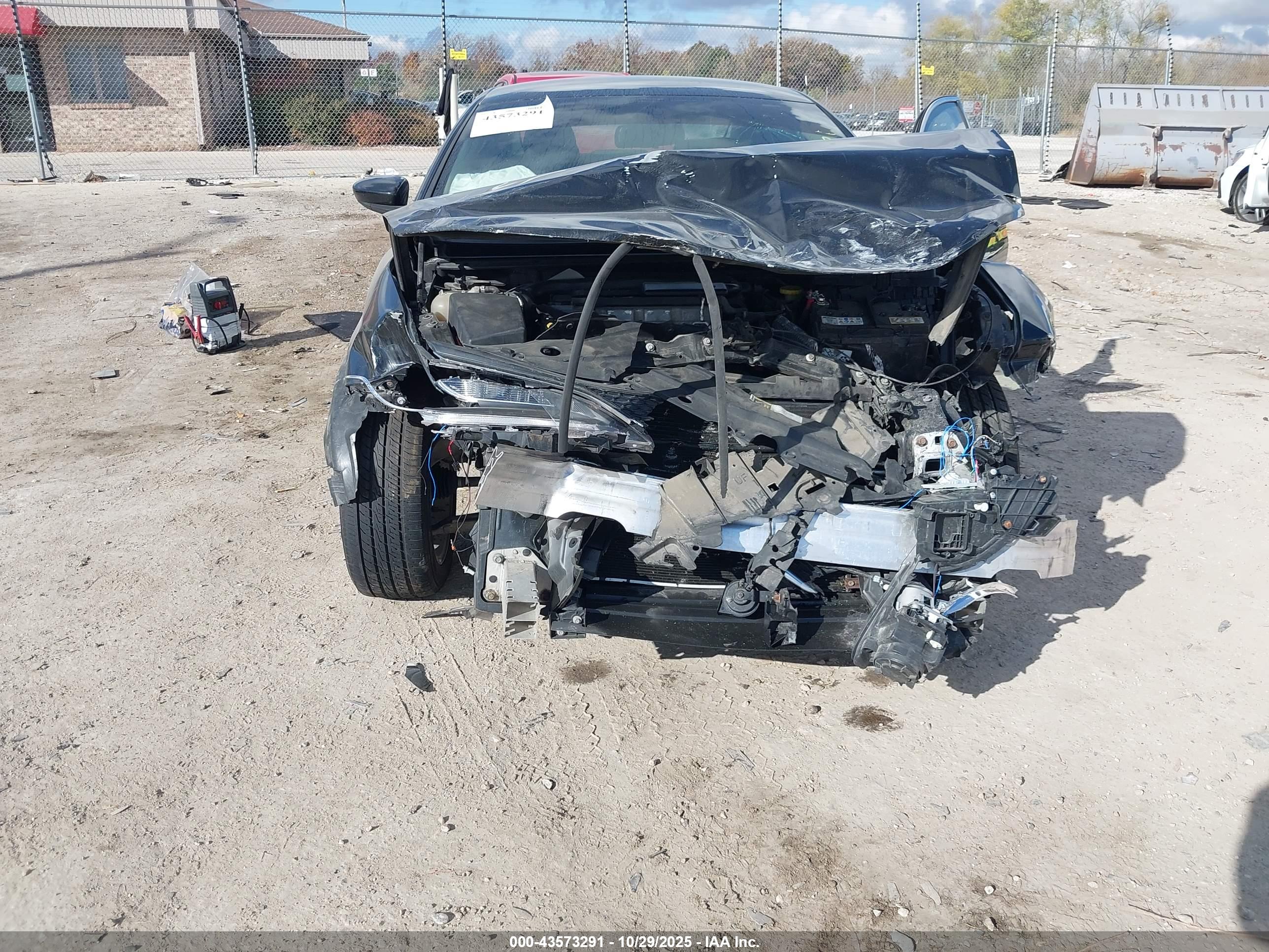CHRYSLER 200 image 6