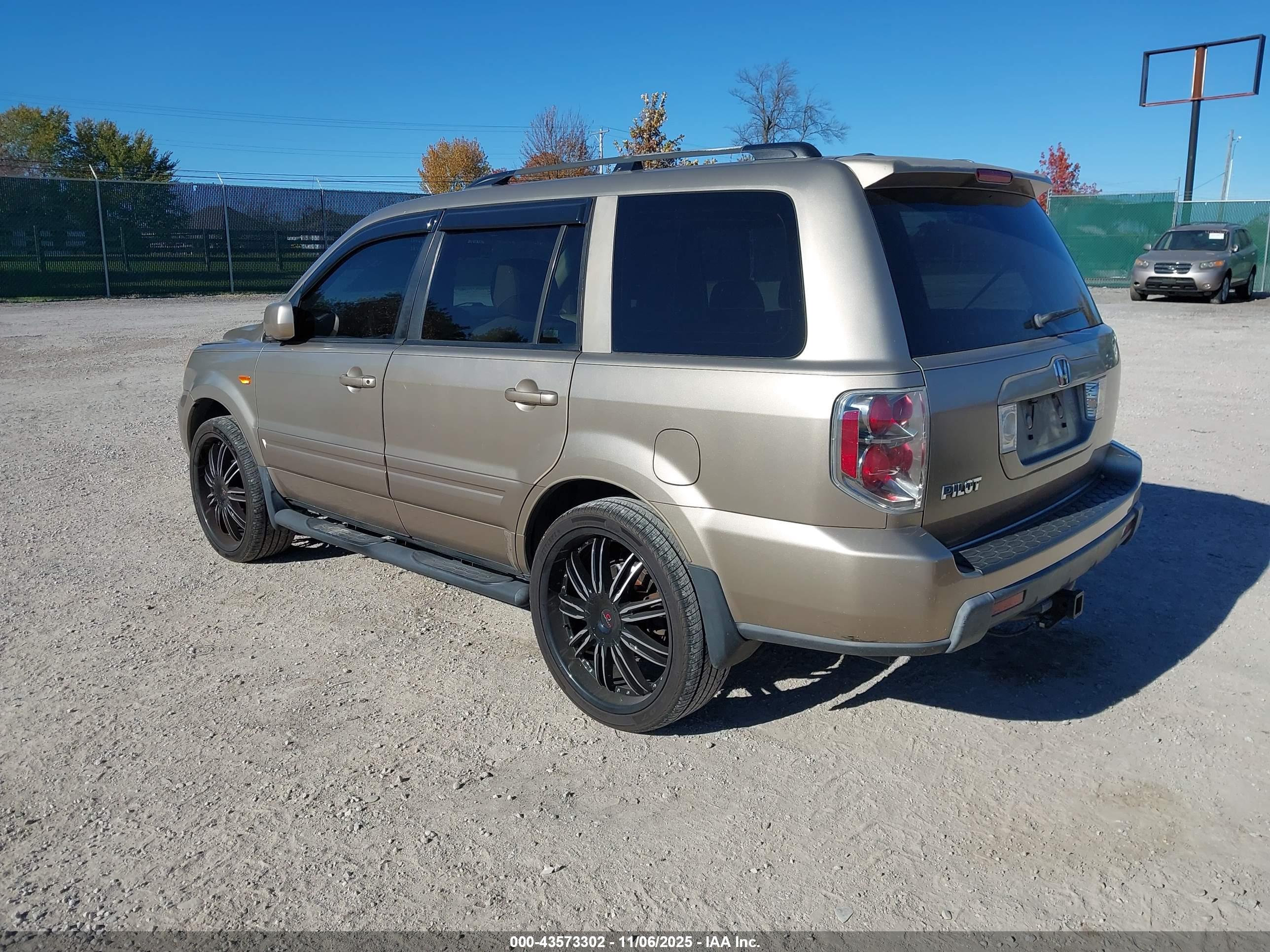 HONDA PILOT image 3