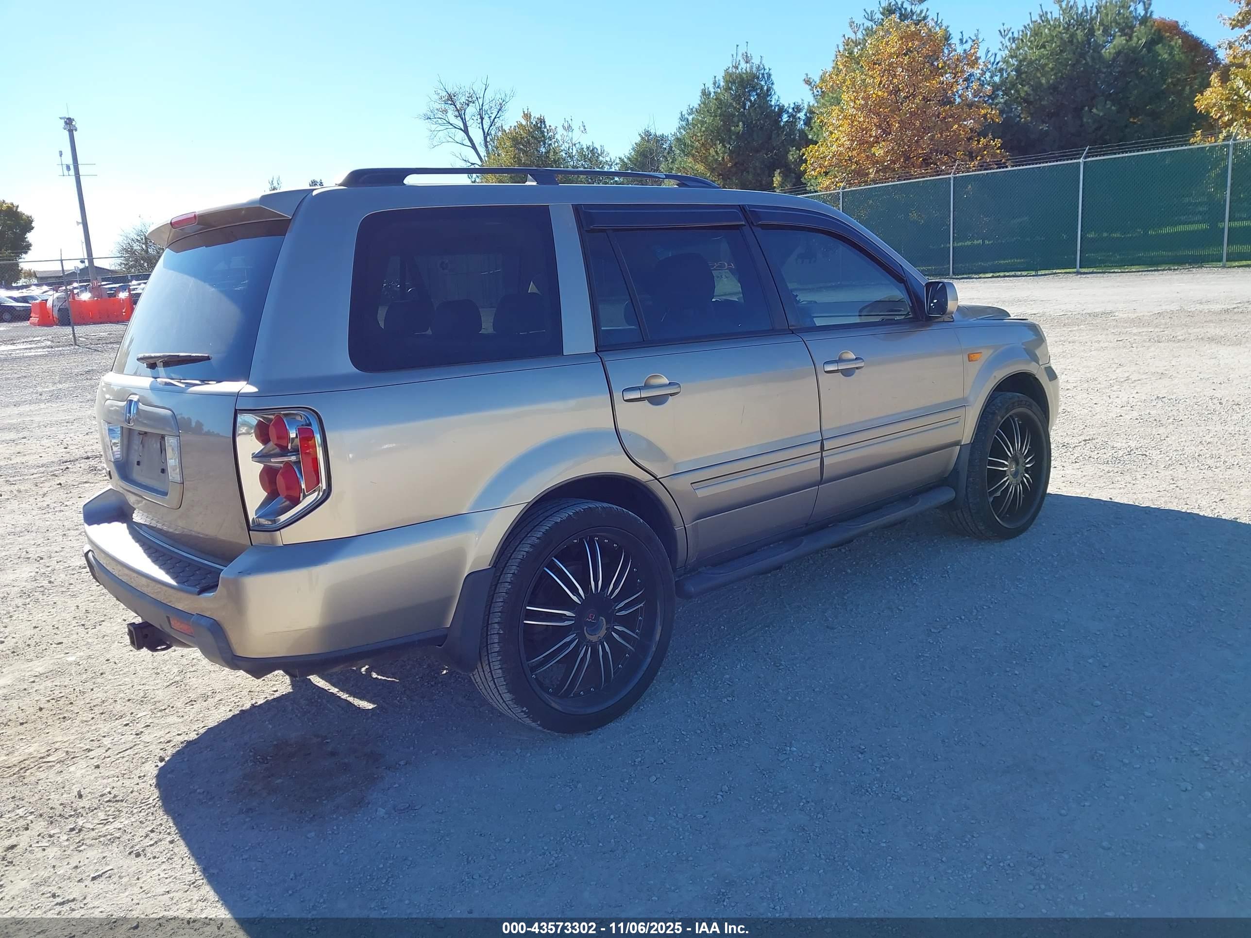 HONDA PILOT image 4