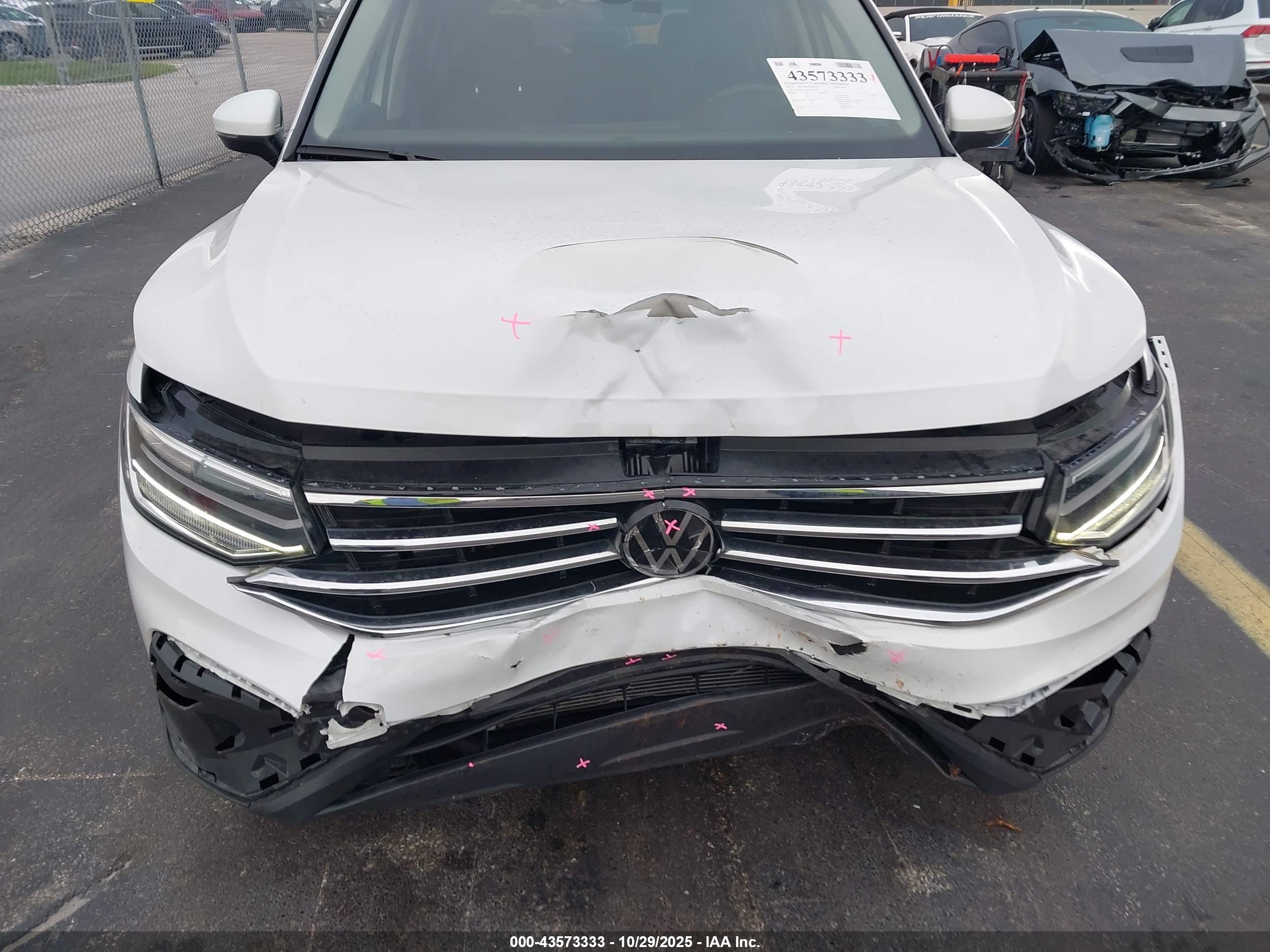 VOLKSWAGEN TIGUAN image 6