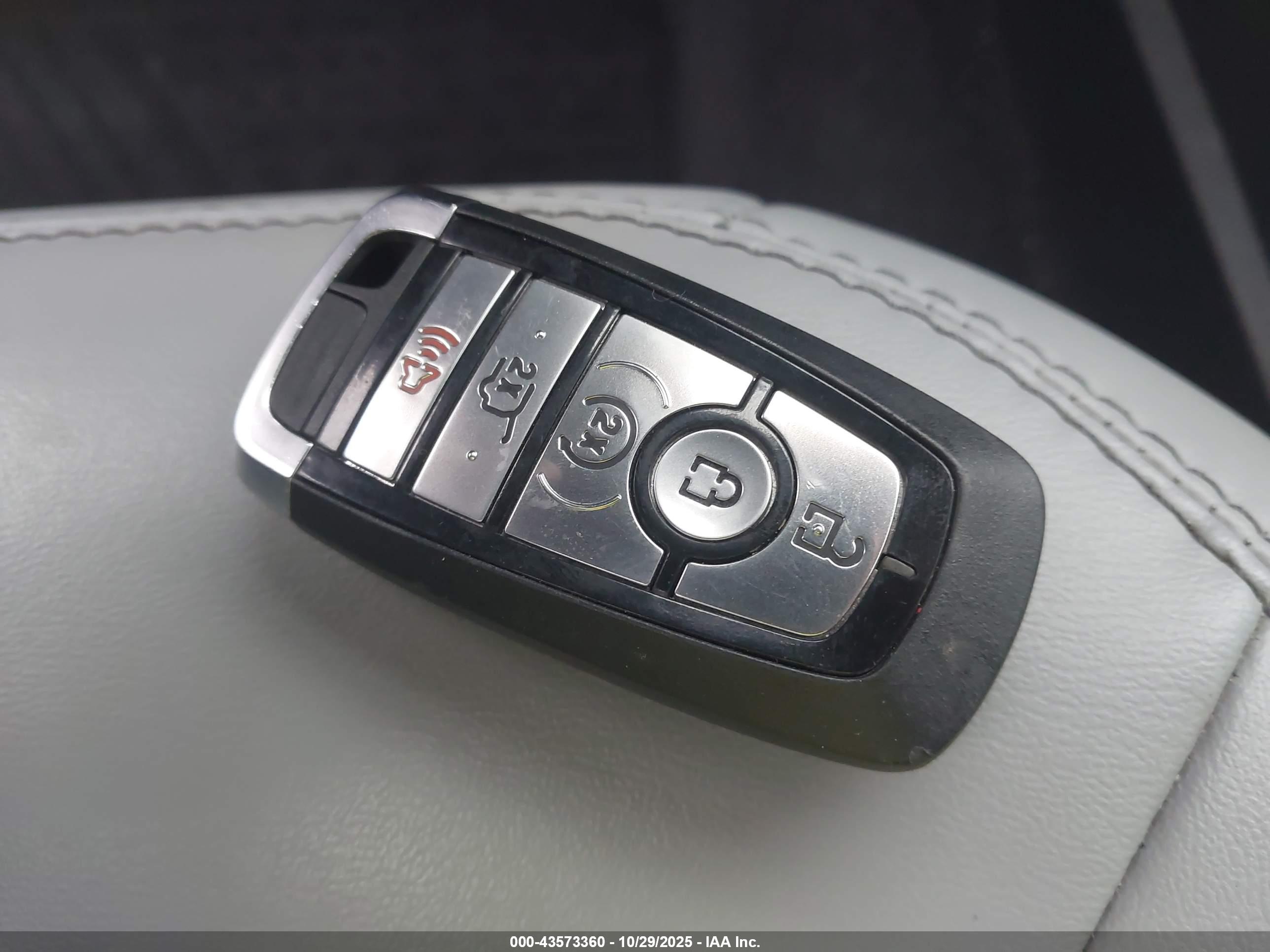 FORD EXPLORER image 11