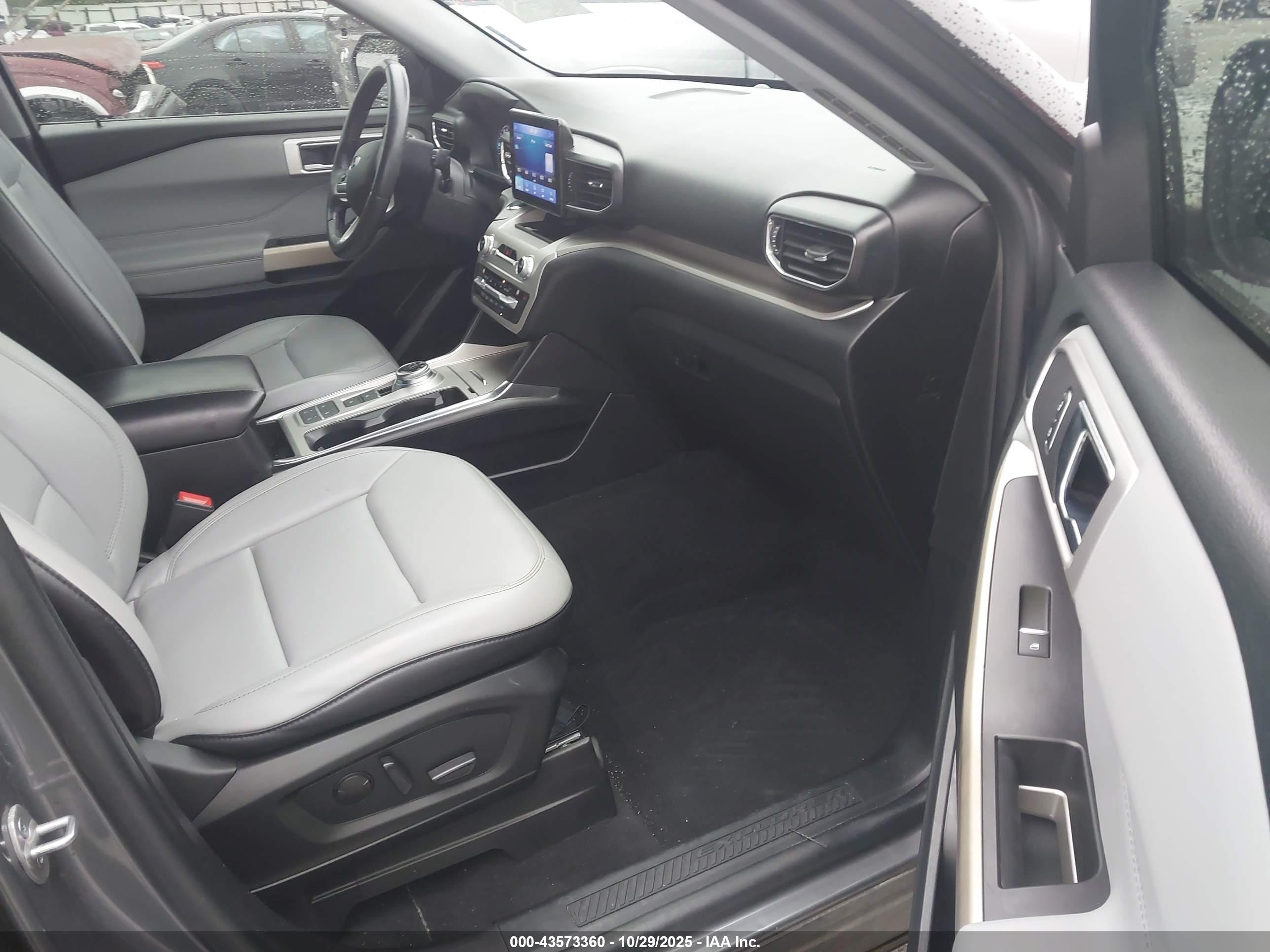 FORD EXPLORER image 5