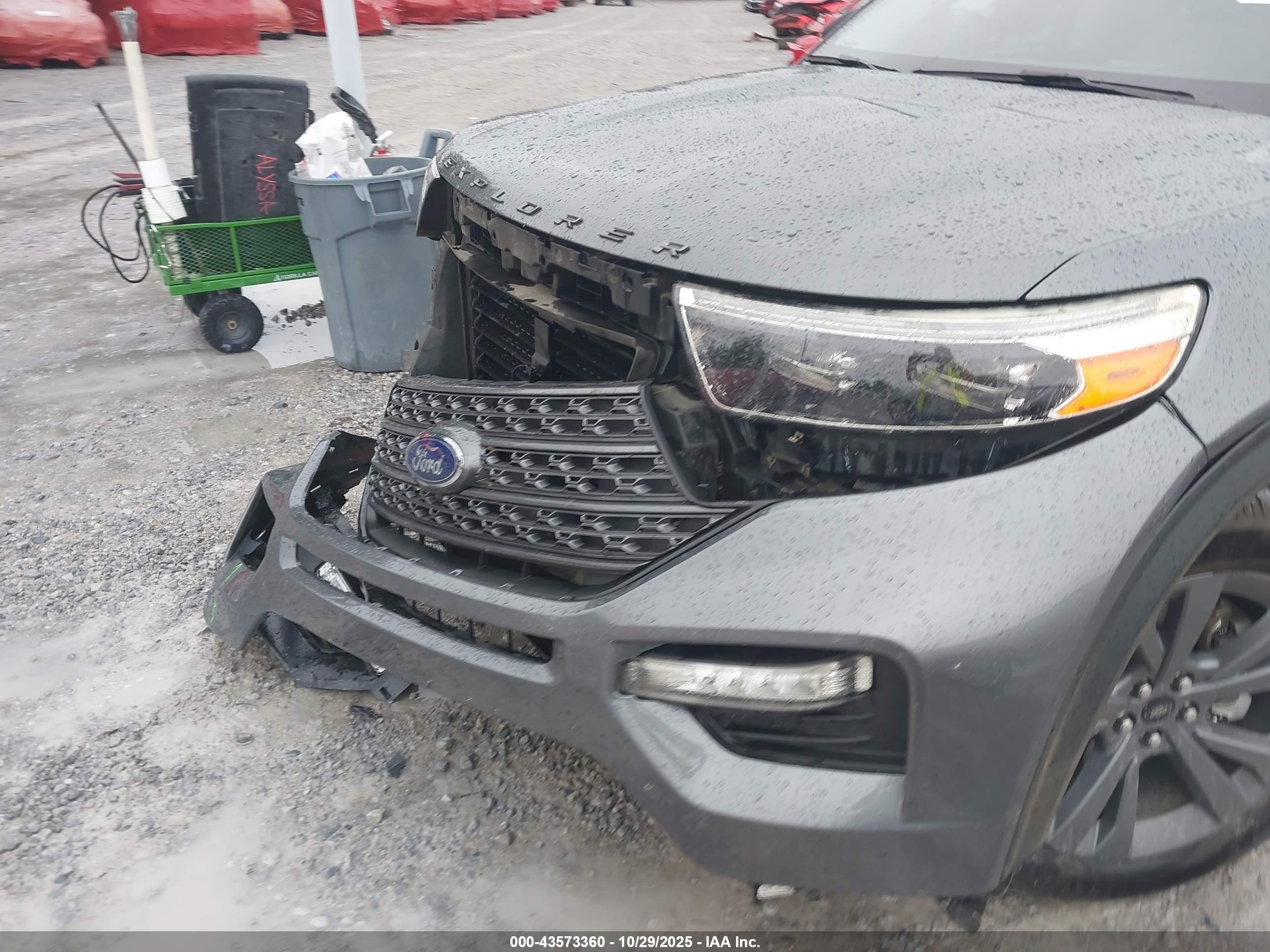FORD EXPLORER image 6