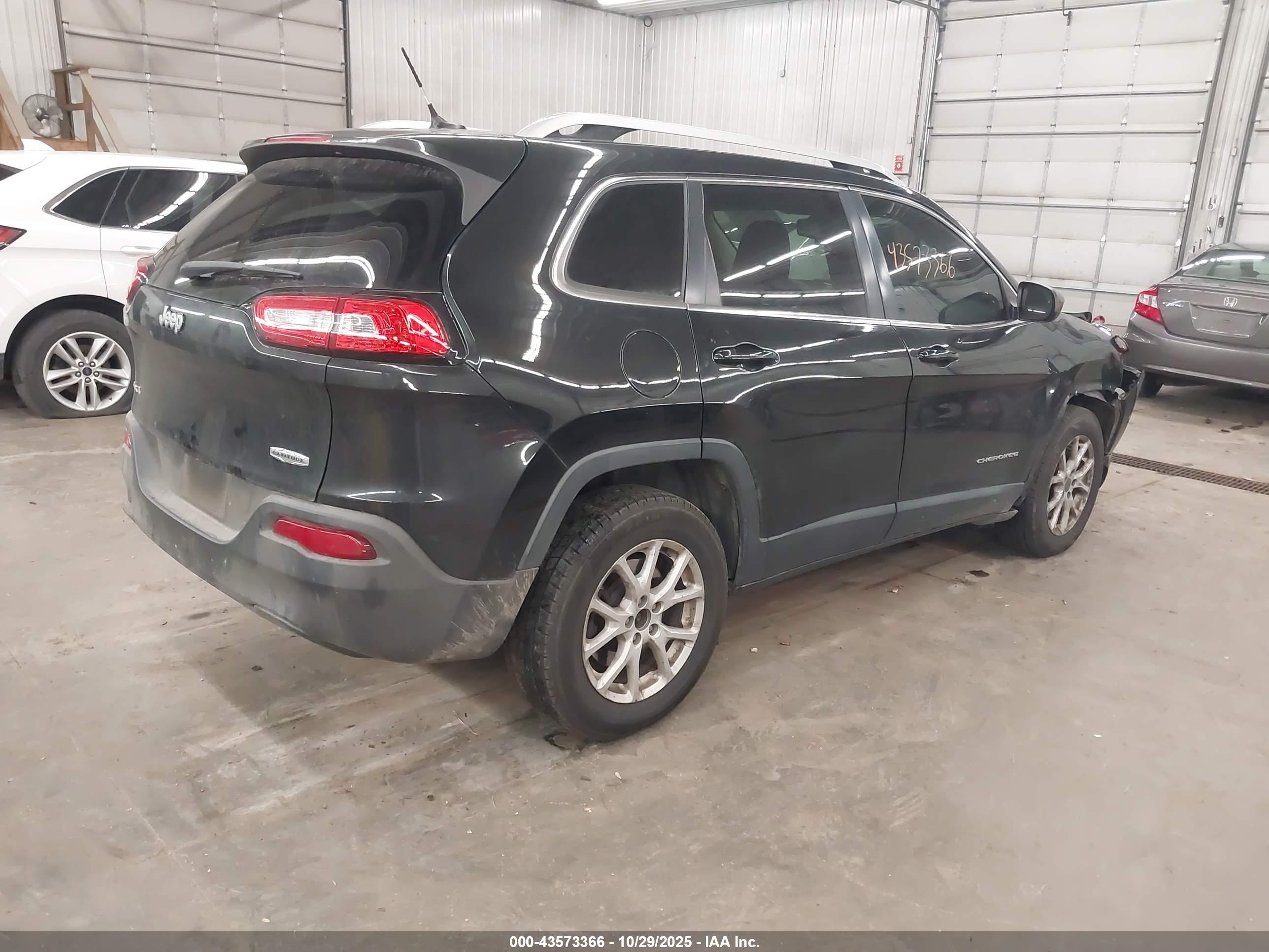 JEEP CHEROKEE image 4