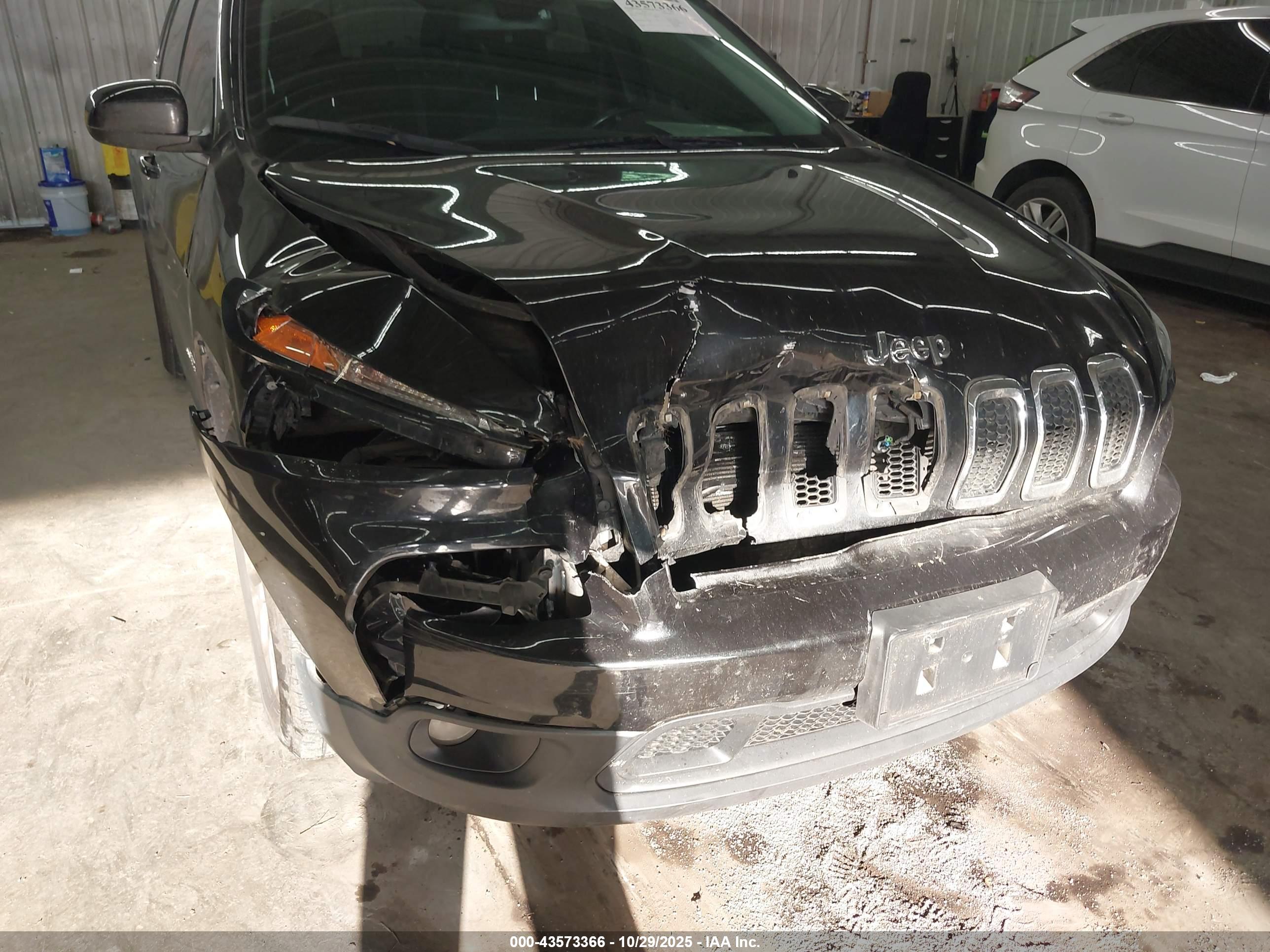 JEEP CHEROKEE image 6