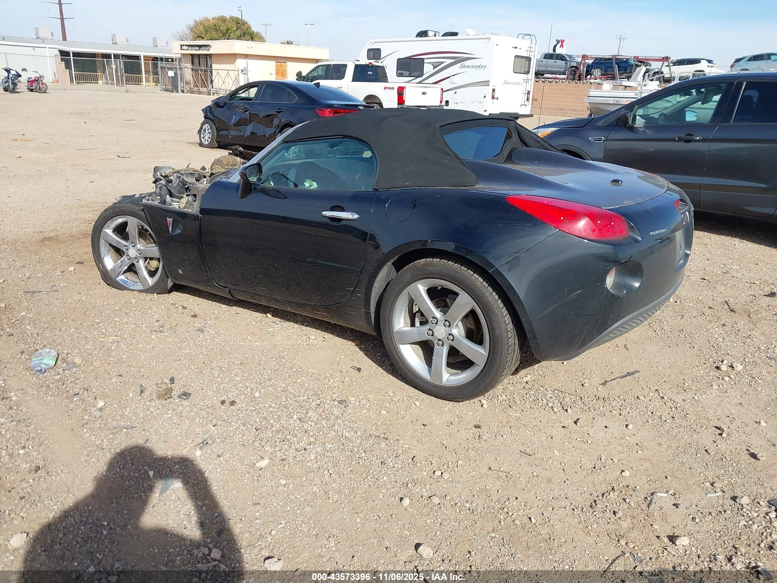 PONTIAC SOLSTICE image 3