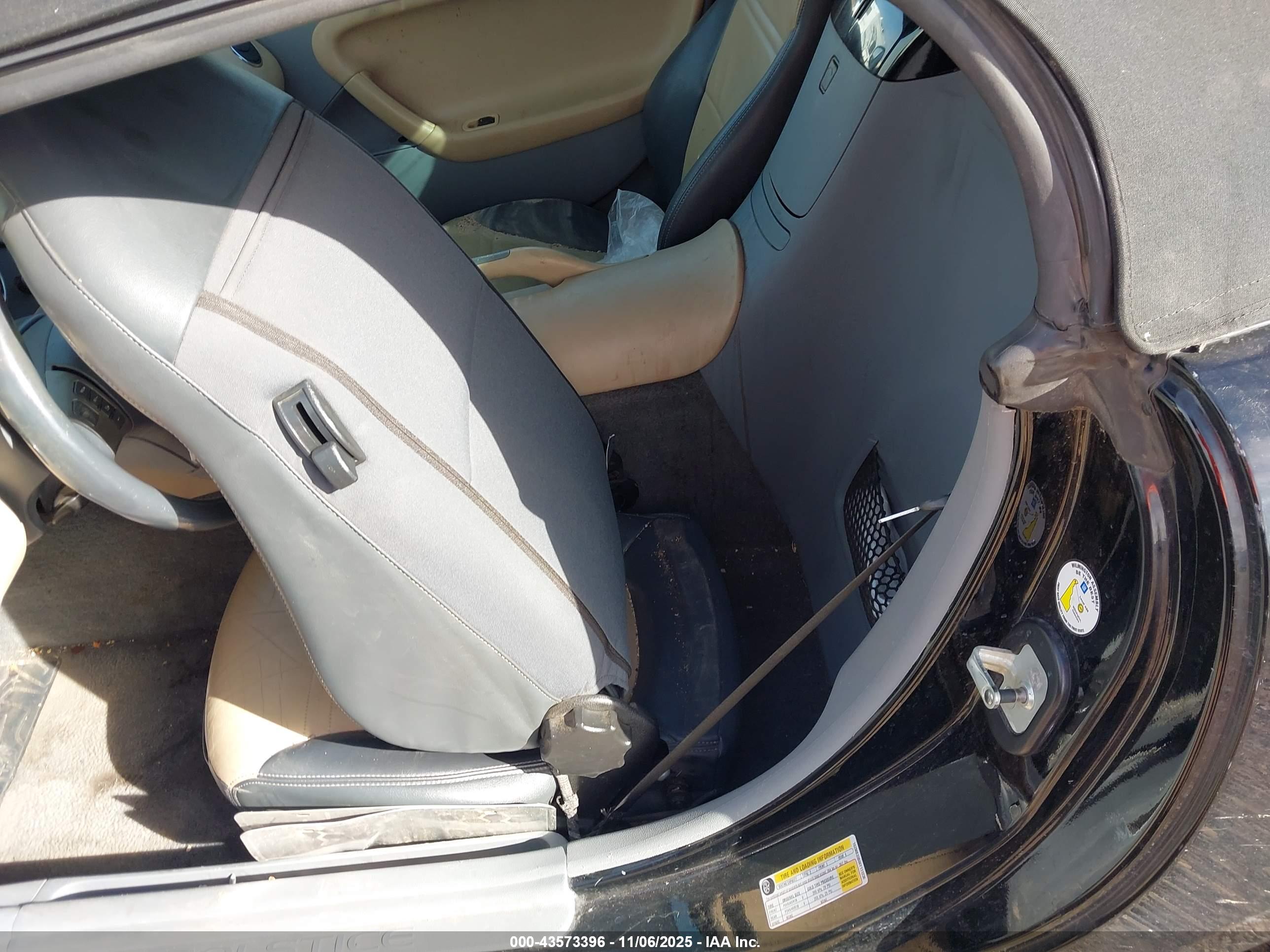 PONTIAC SOLSTICE image 8