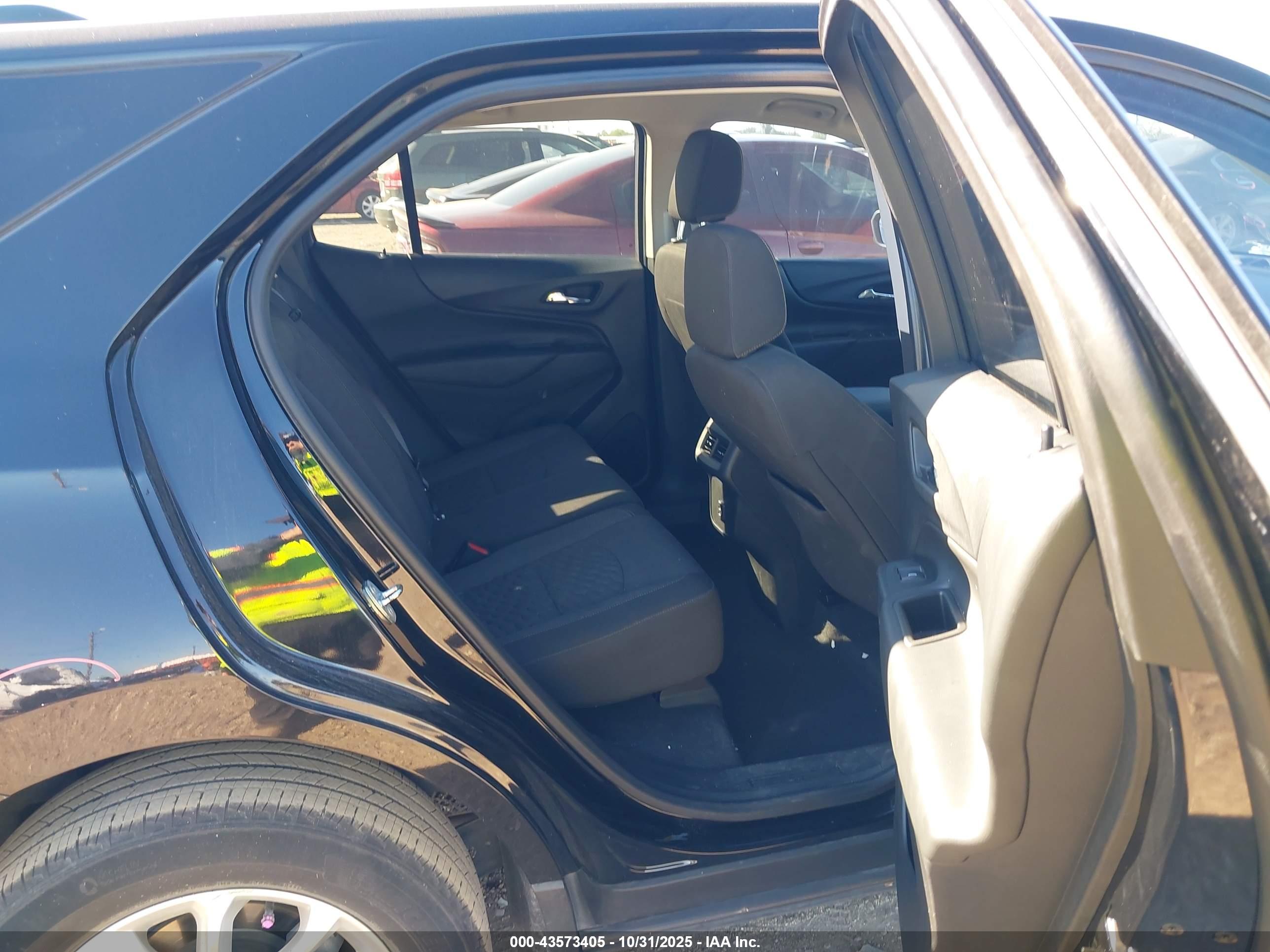 CHEVROLET EQUINOX image 8