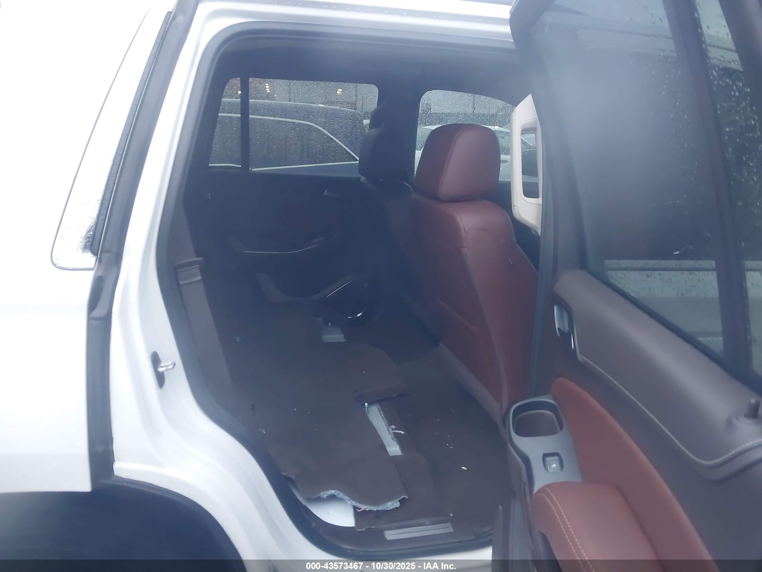 CHEVROLET TAHOE image 8