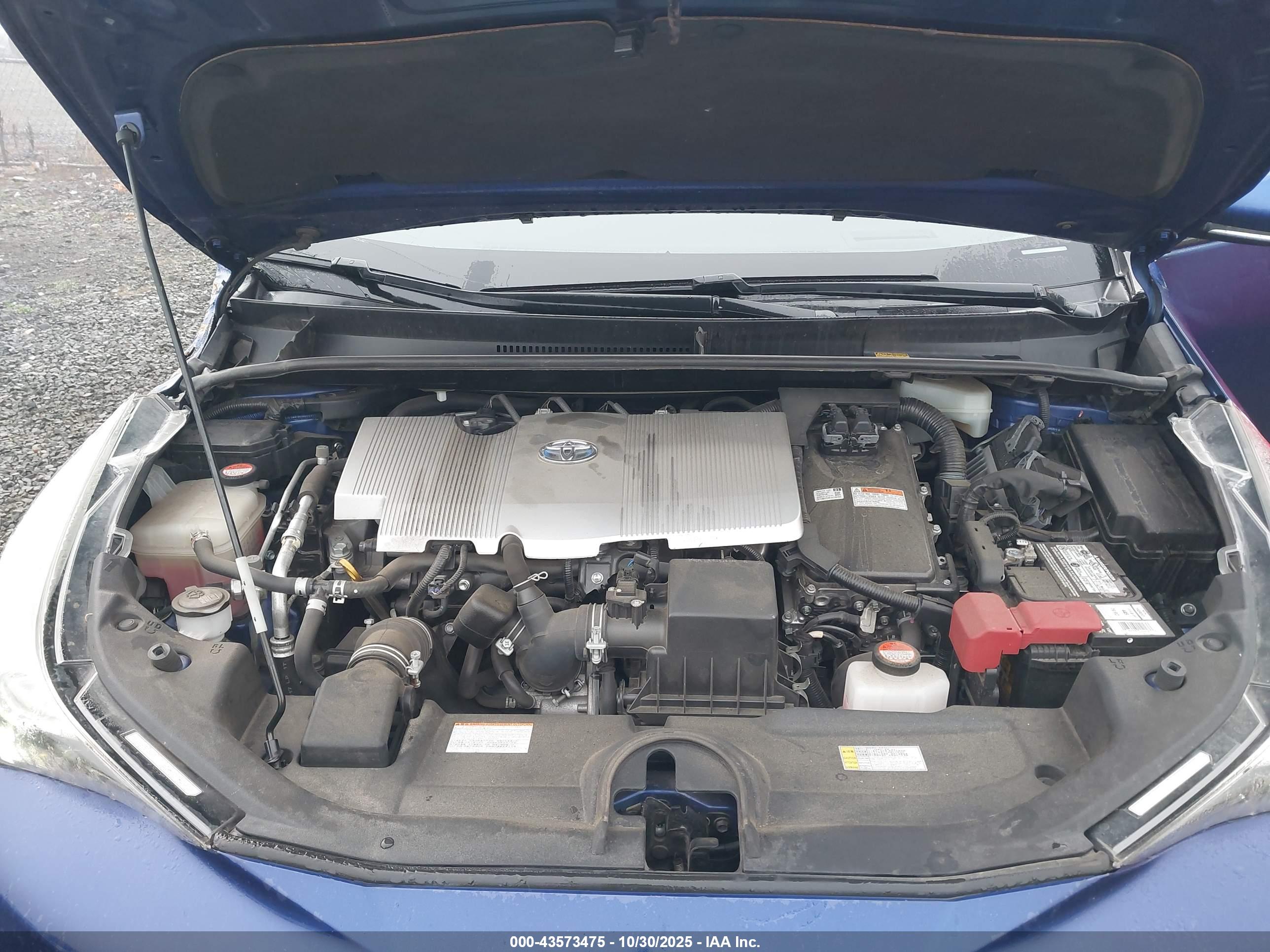 TOYOTA PRIUS image 10