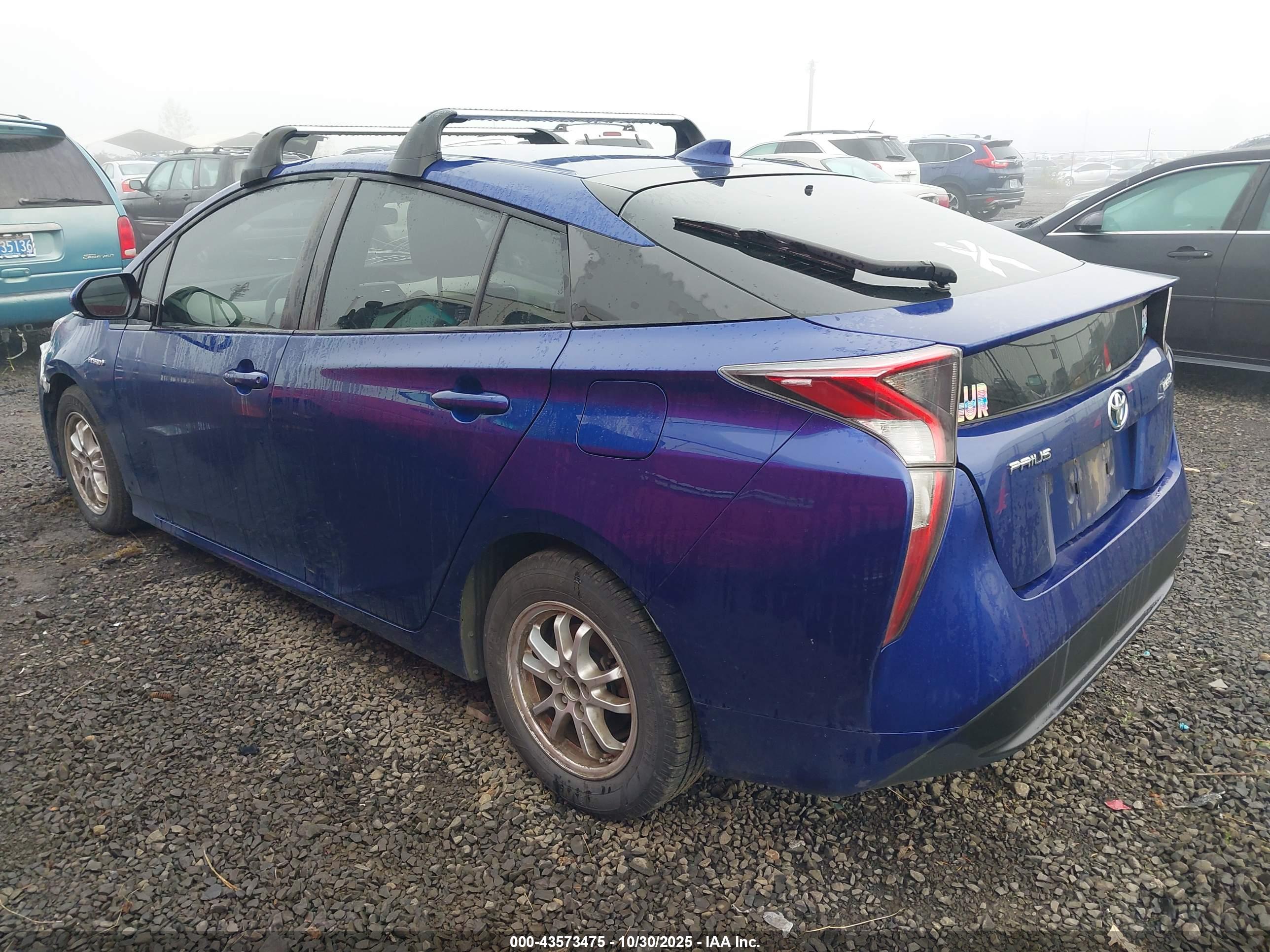 TOYOTA PRIUS image 3