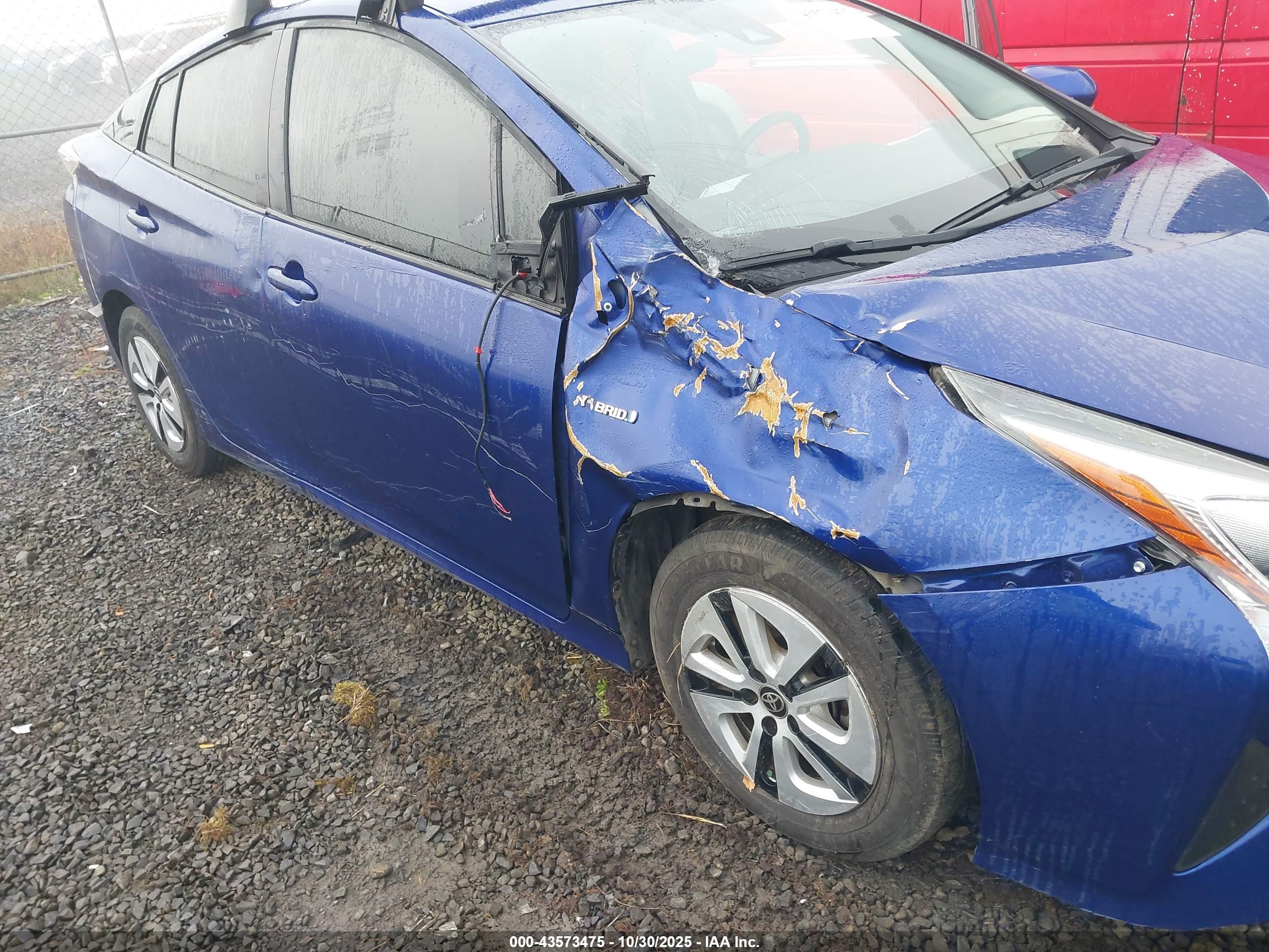 TOYOTA PRIUS image 6