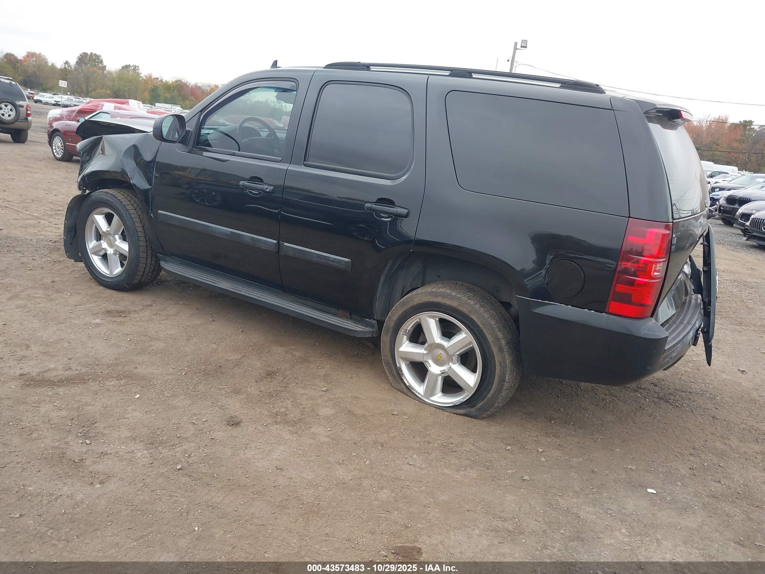 CHEVROLET TAHOE image 3