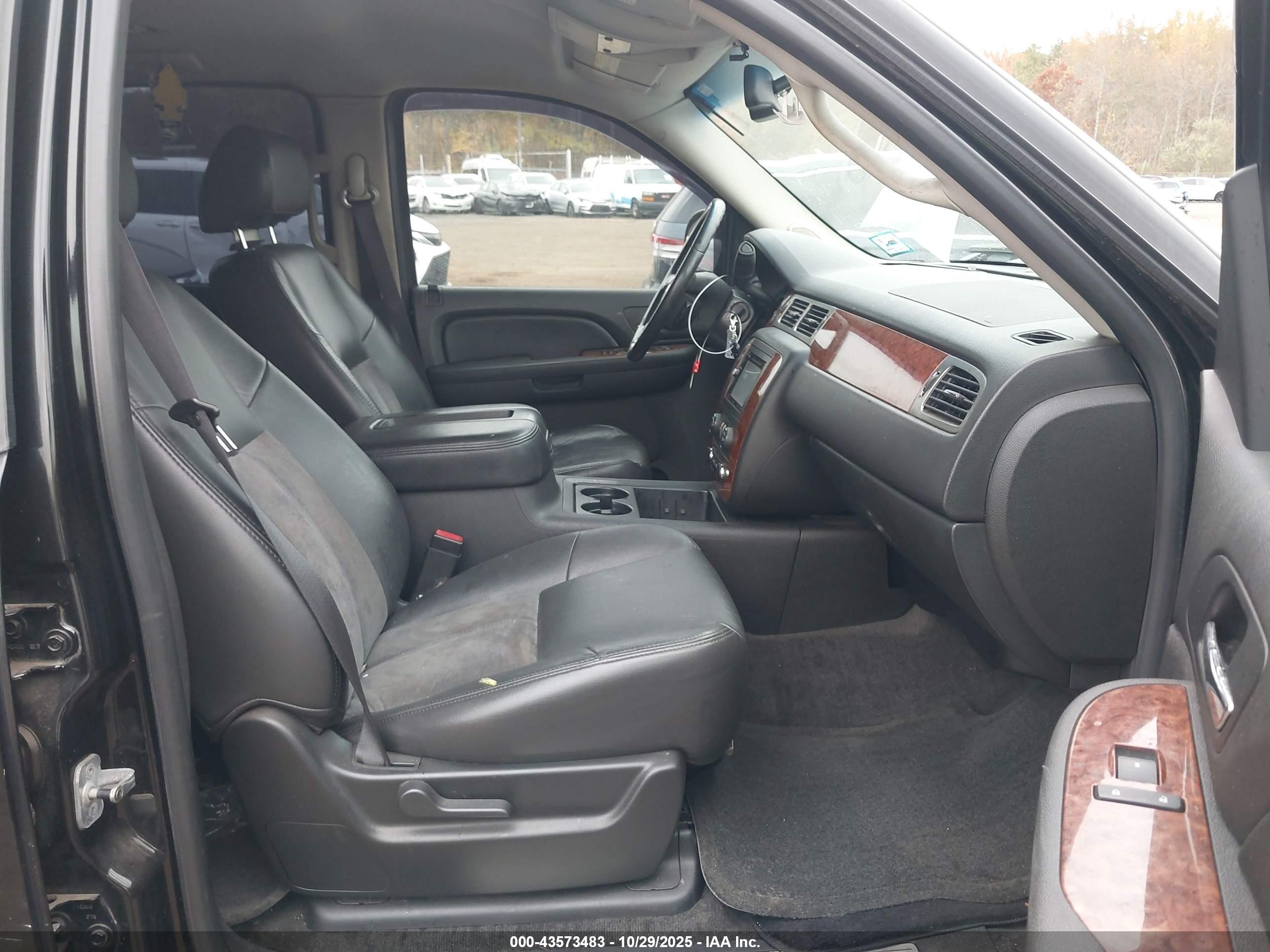CHEVROLET TAHOE image 5