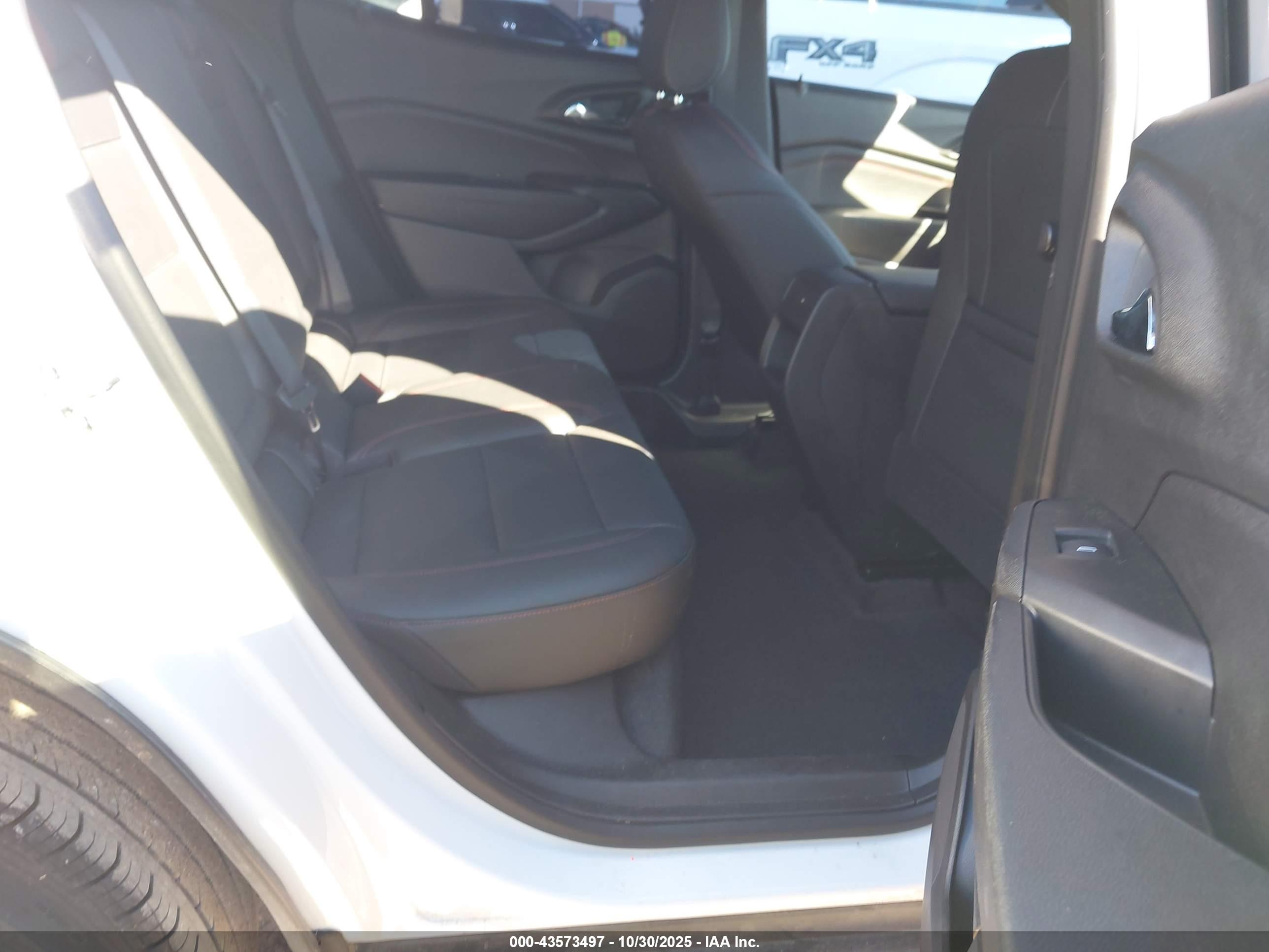 CHEVROLET TRAX image 8