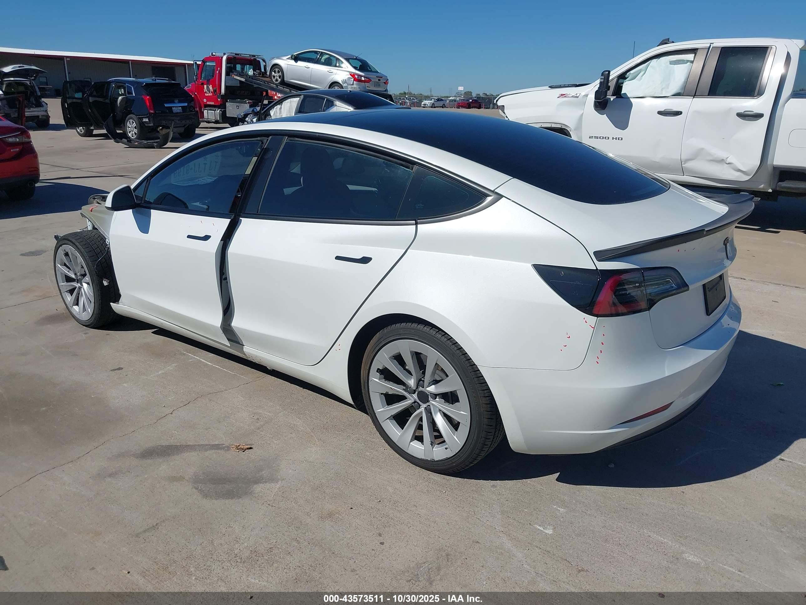 TESLA MODEL image 3